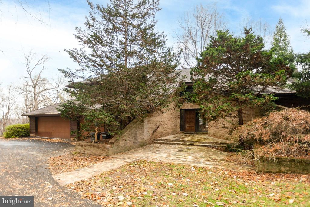 Photo of 6 Chris Eliot Court, COCKEYSVILLE, MD 21030 (MLS # MDBC2146320)