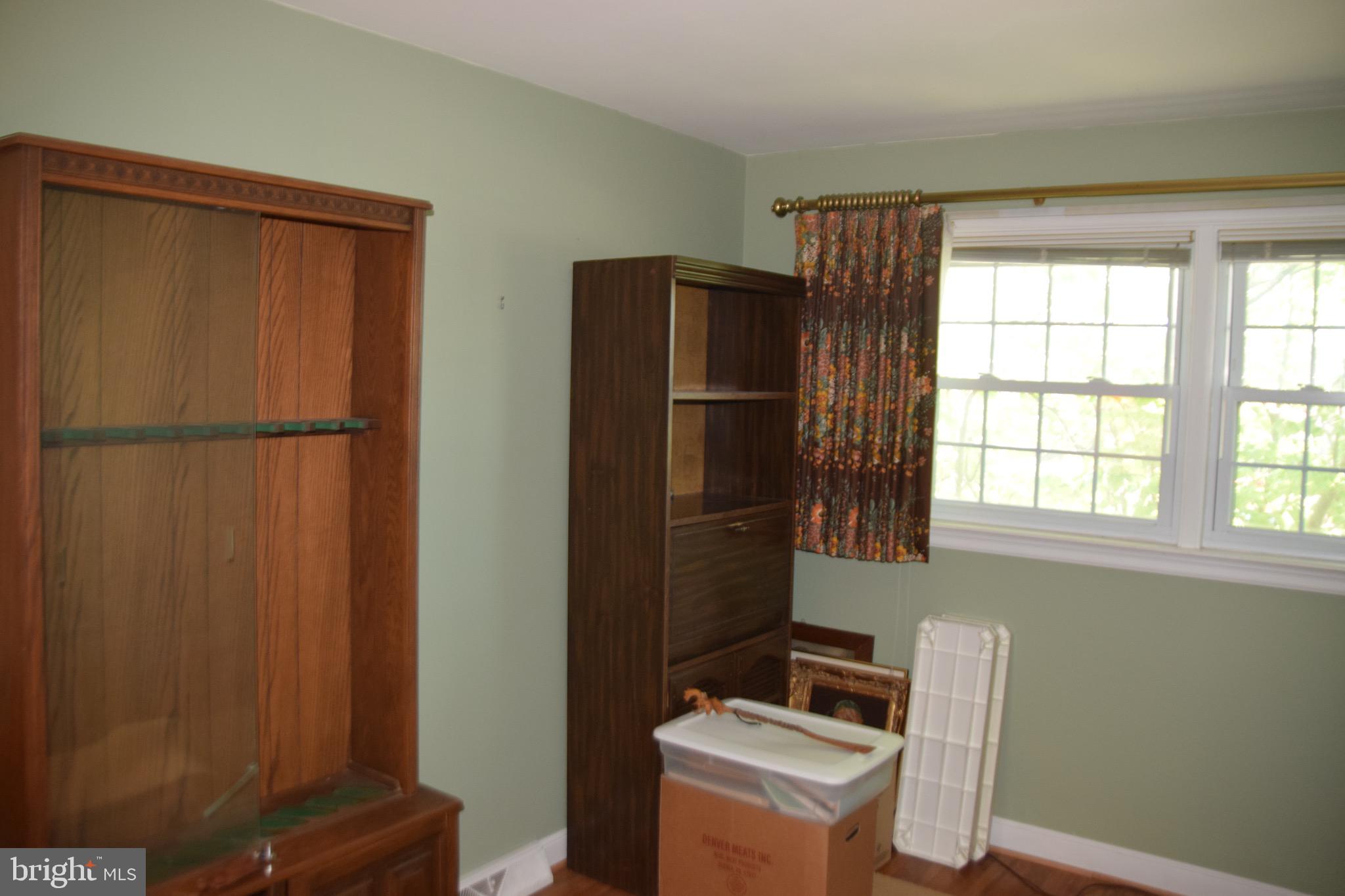 WEST LAWN - Residential