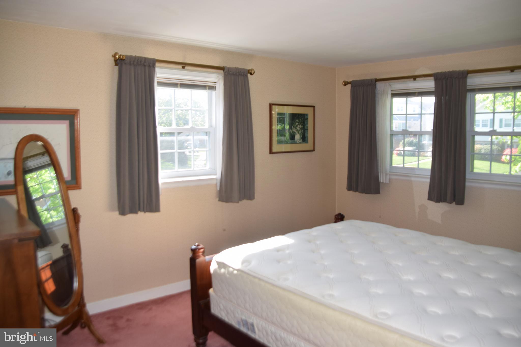WEST LAWN - Residential