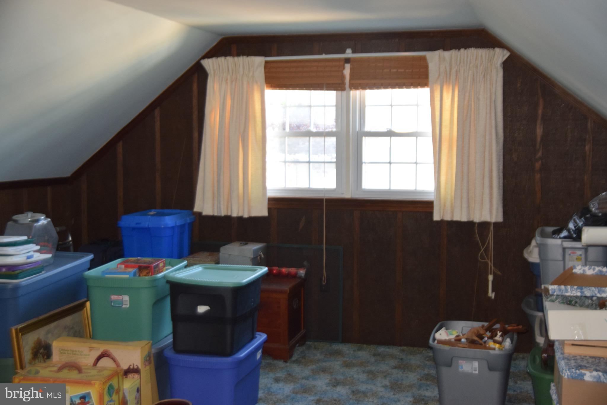 WEST LAWN - Residential