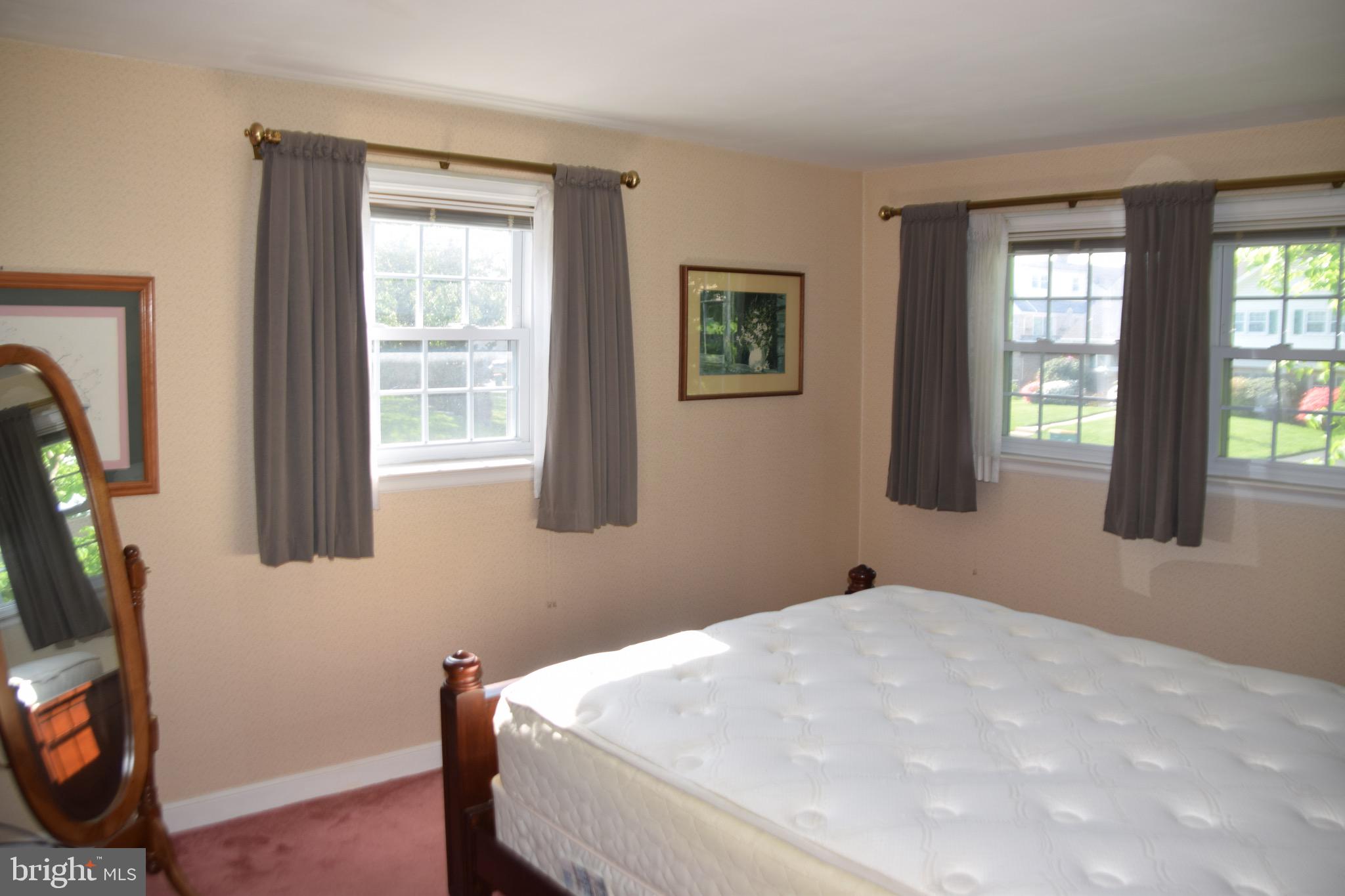 WEST LAWN - Residential