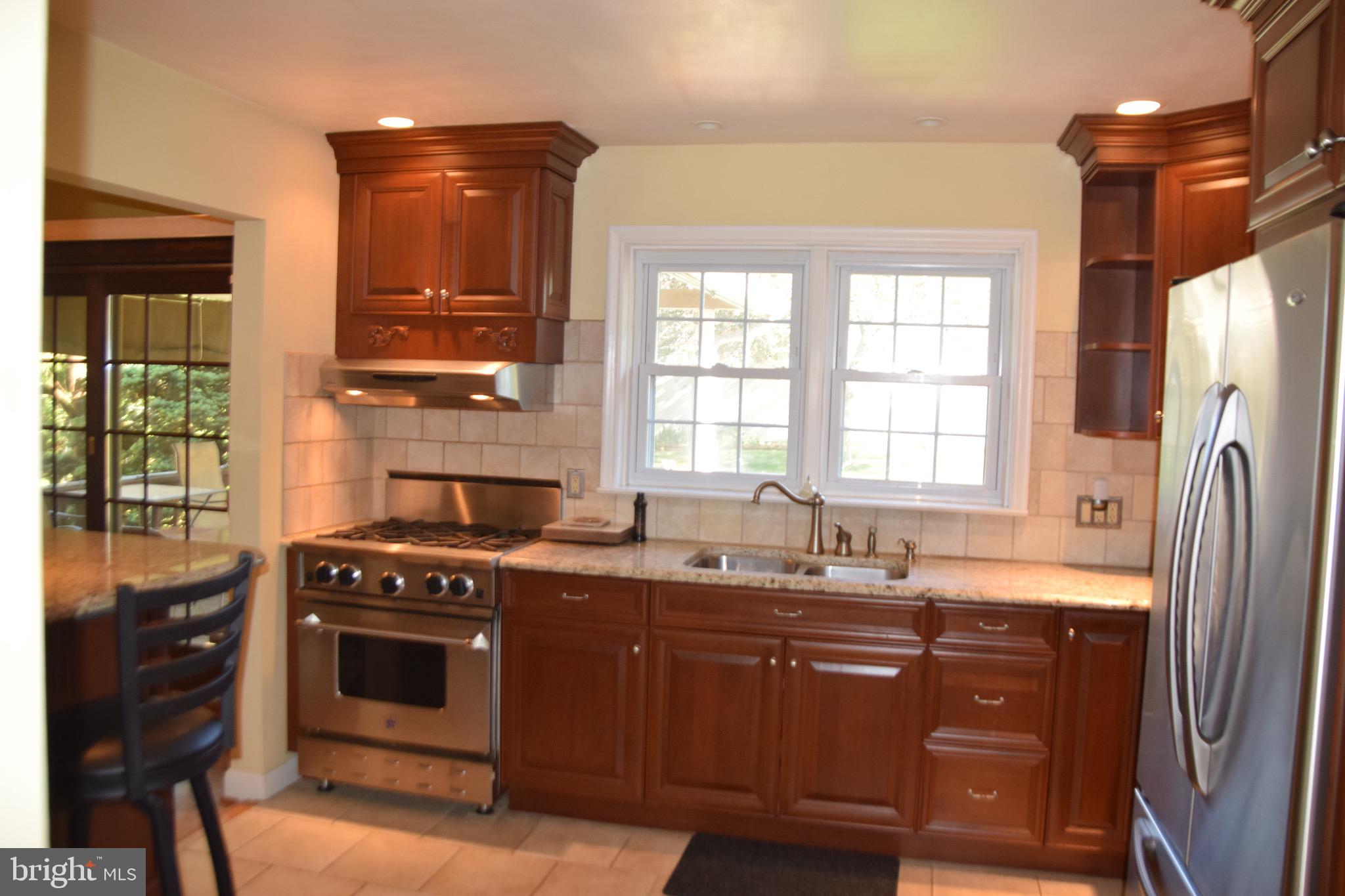 WEST LAWN - Residential