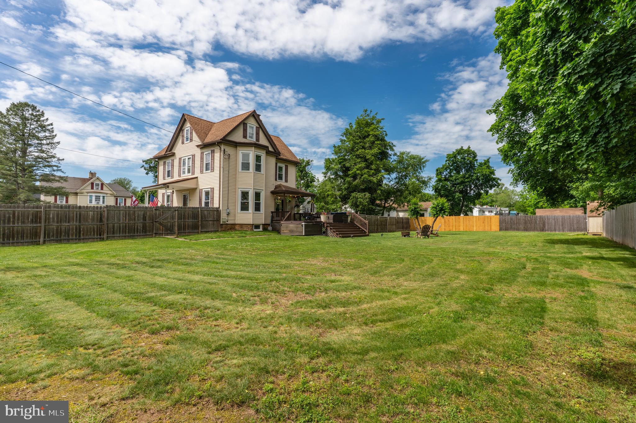 AMBLER HOUSE - Residential