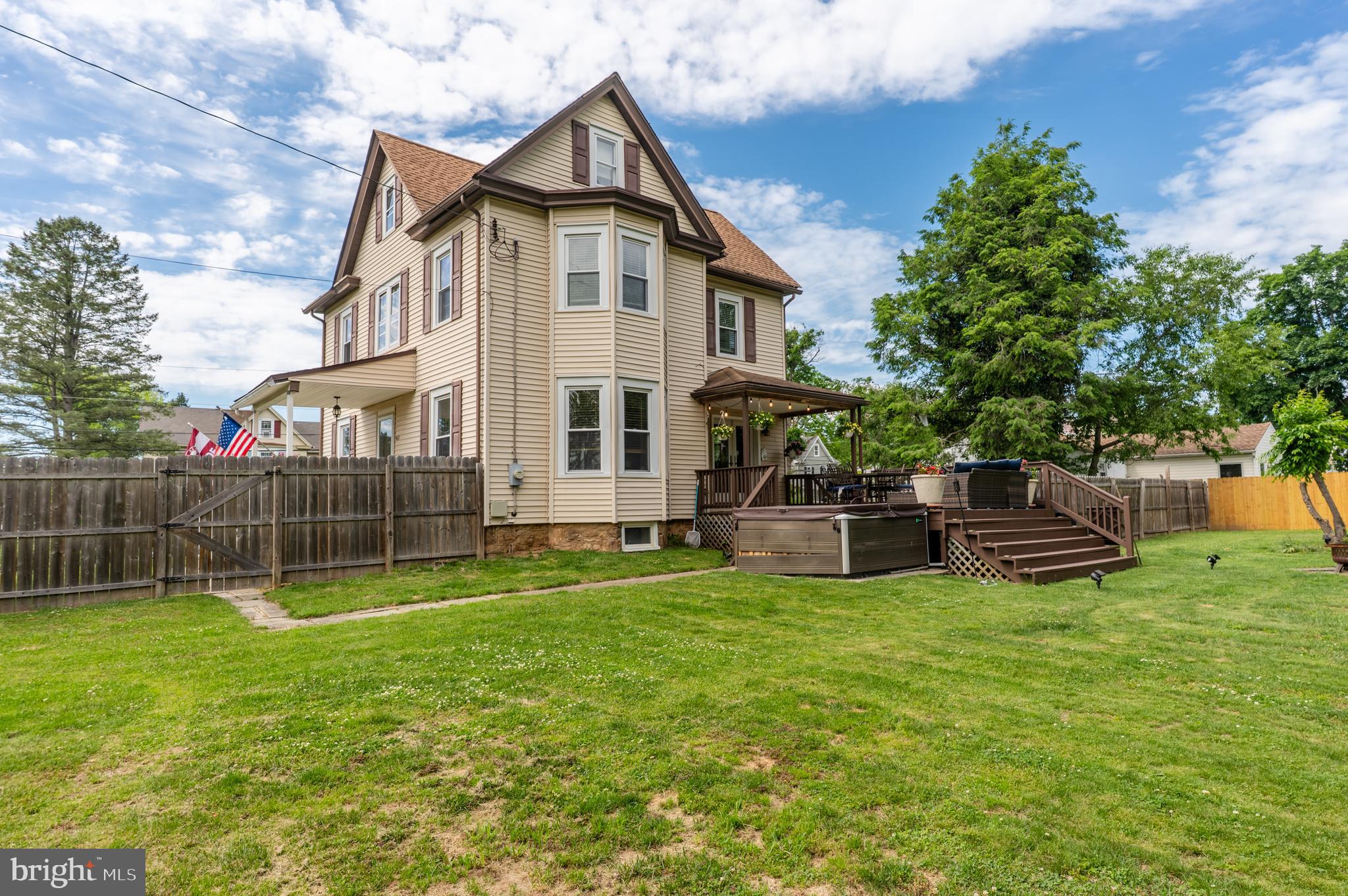 AMBLER HOUSE - Residential