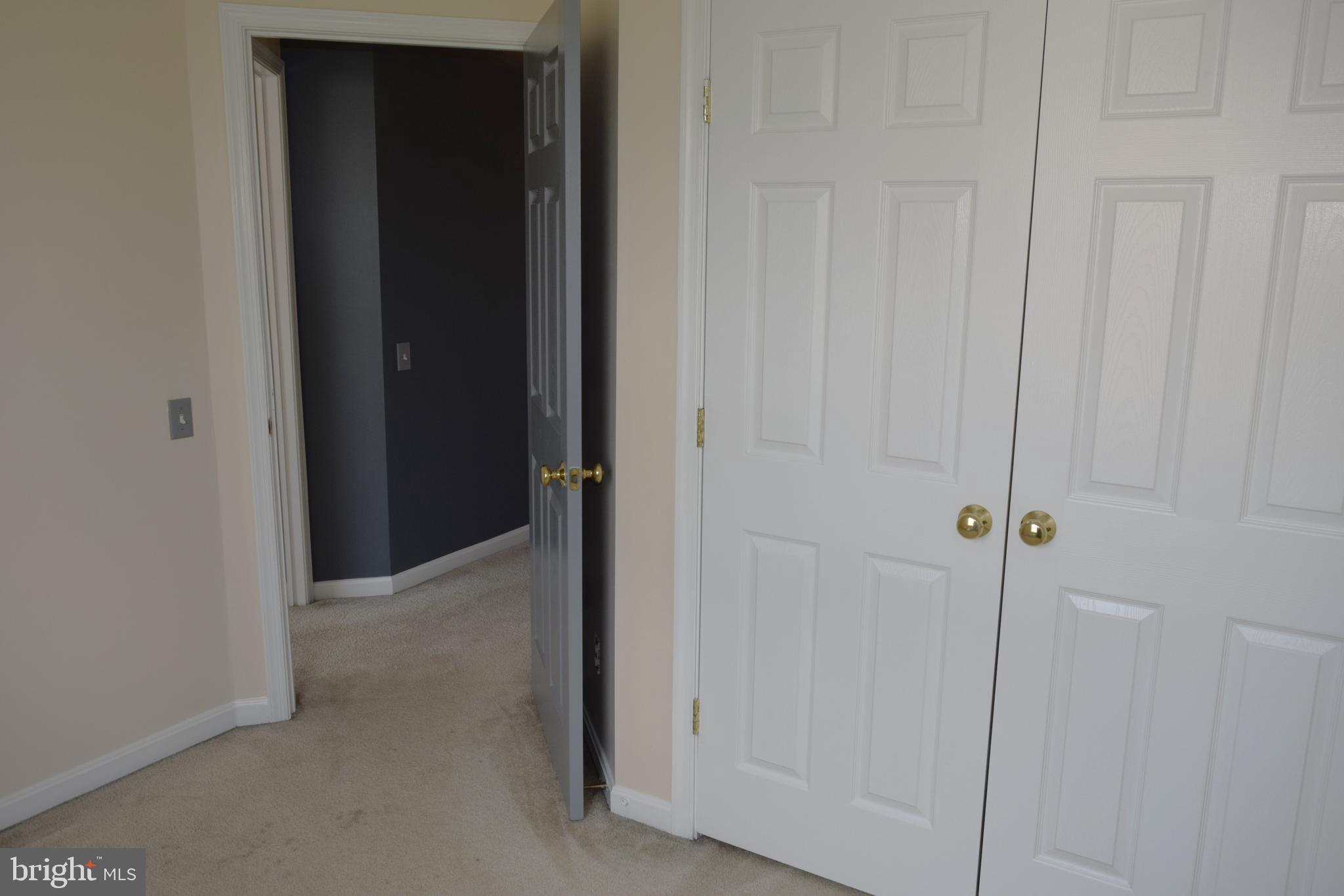 LOUDOUN PARKWAY CENTER - Residential Lease