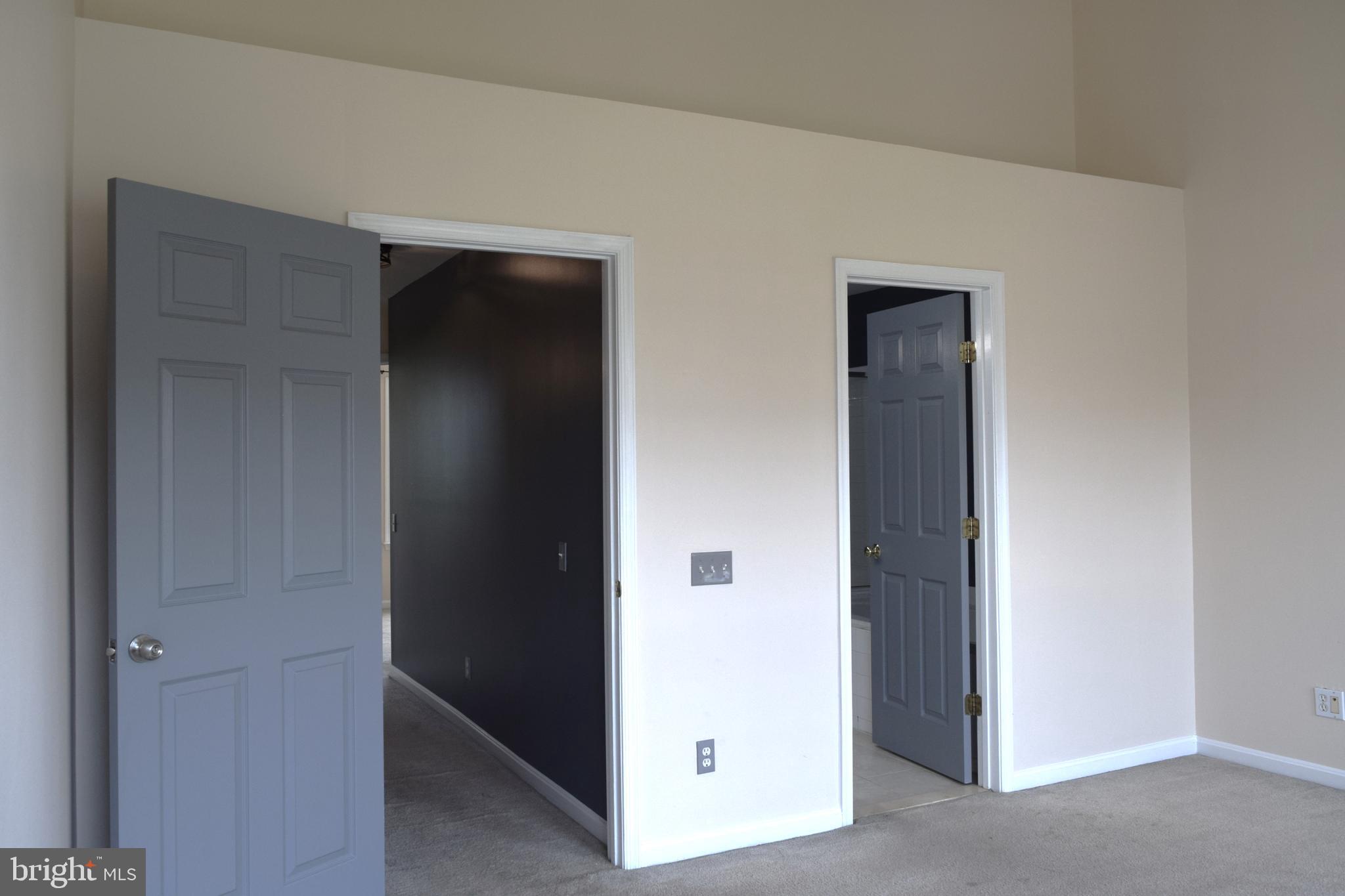 LOUDOUN PARKWAY CENTER - Residential Lease