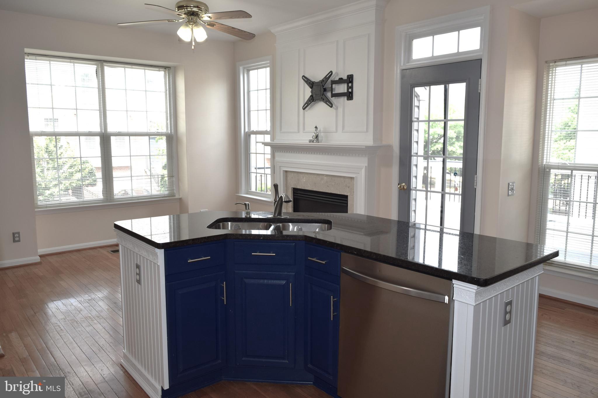 LOUDOUN PARKWAY CENTER - Residential Lease