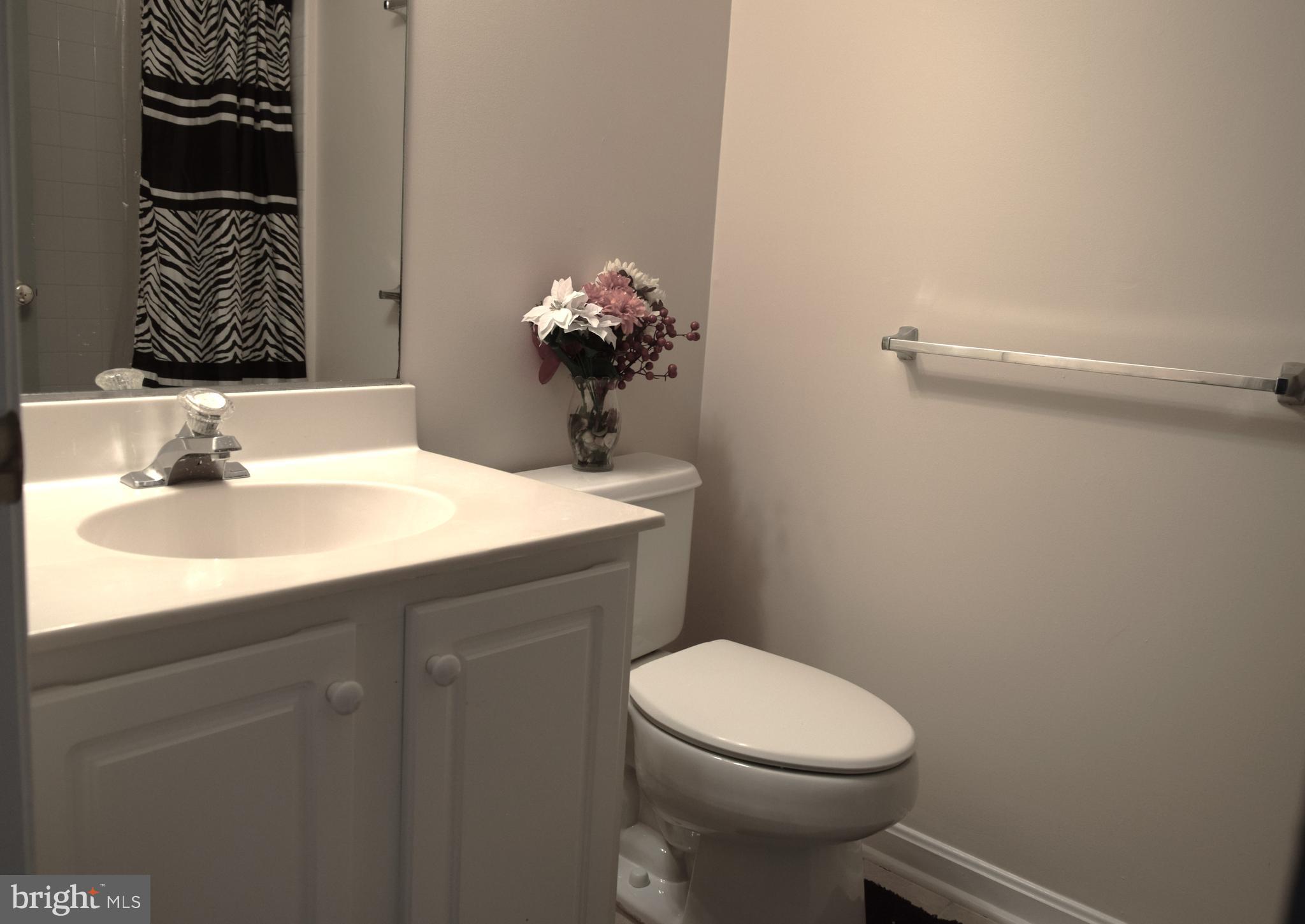 LOUDOUN PARKWAY CENTER - Residential Lease