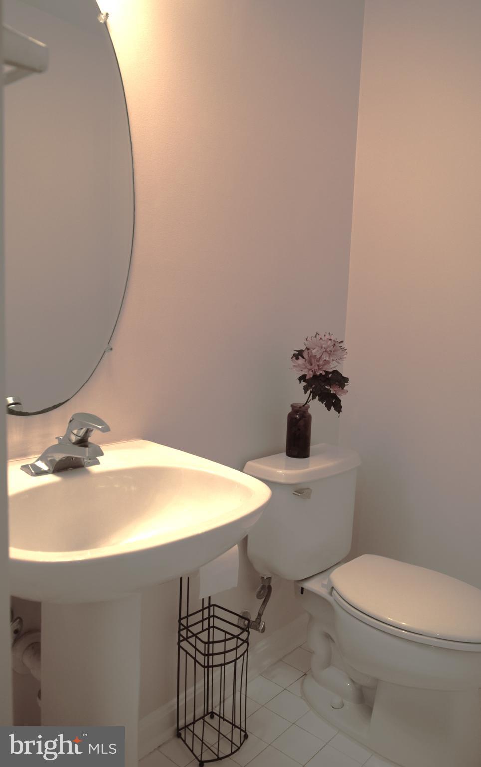 LOUDOUN PARKWAY CENTER - Residential Lease