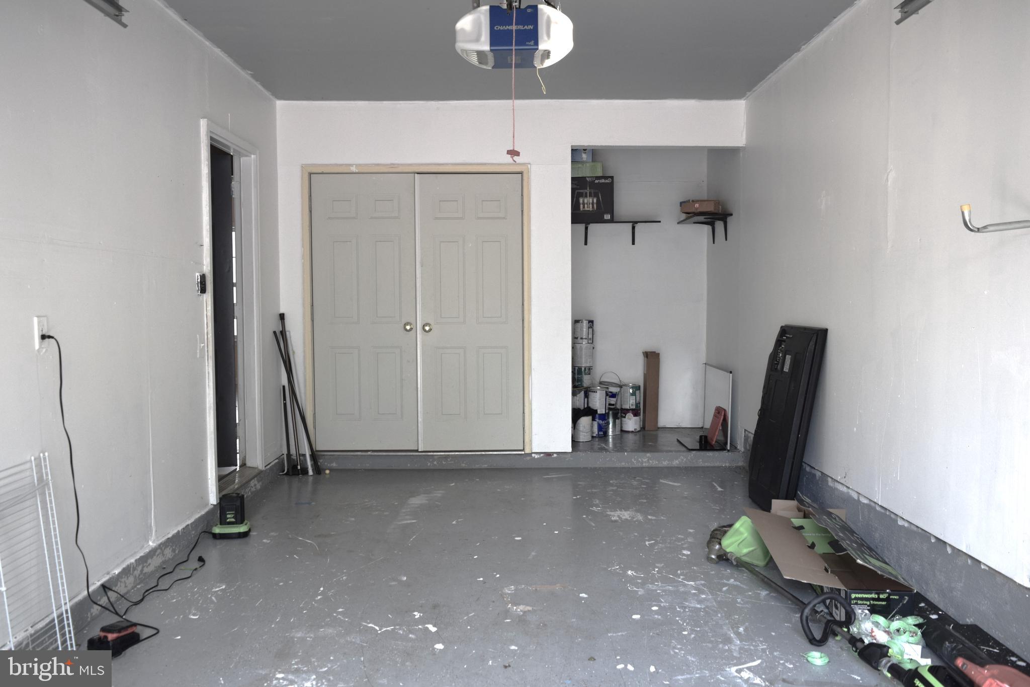 LOUDOUN PARKWAY CENTER - Residential Lease