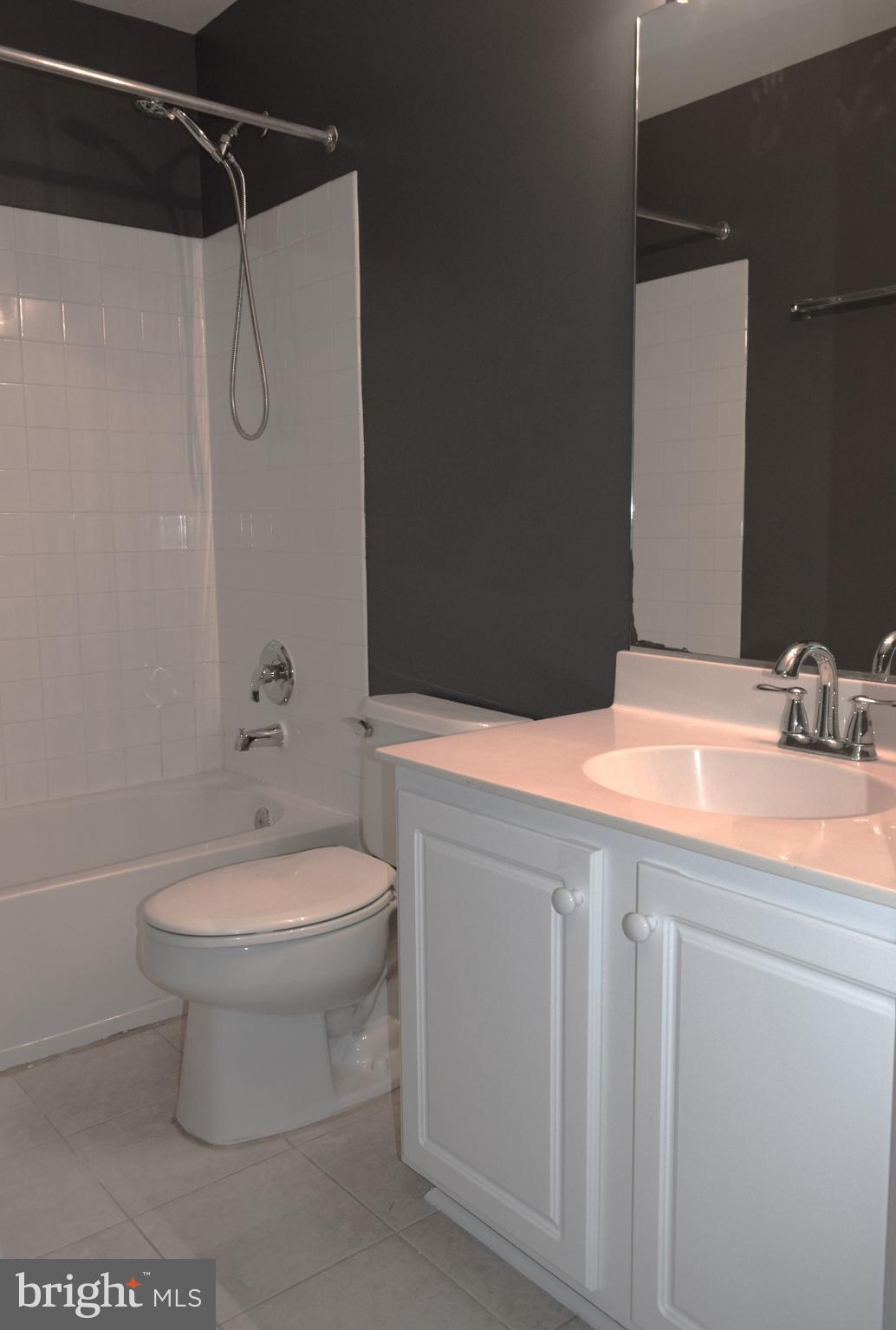 LOUDOUN PARKWAY CENTER - Residential Lease