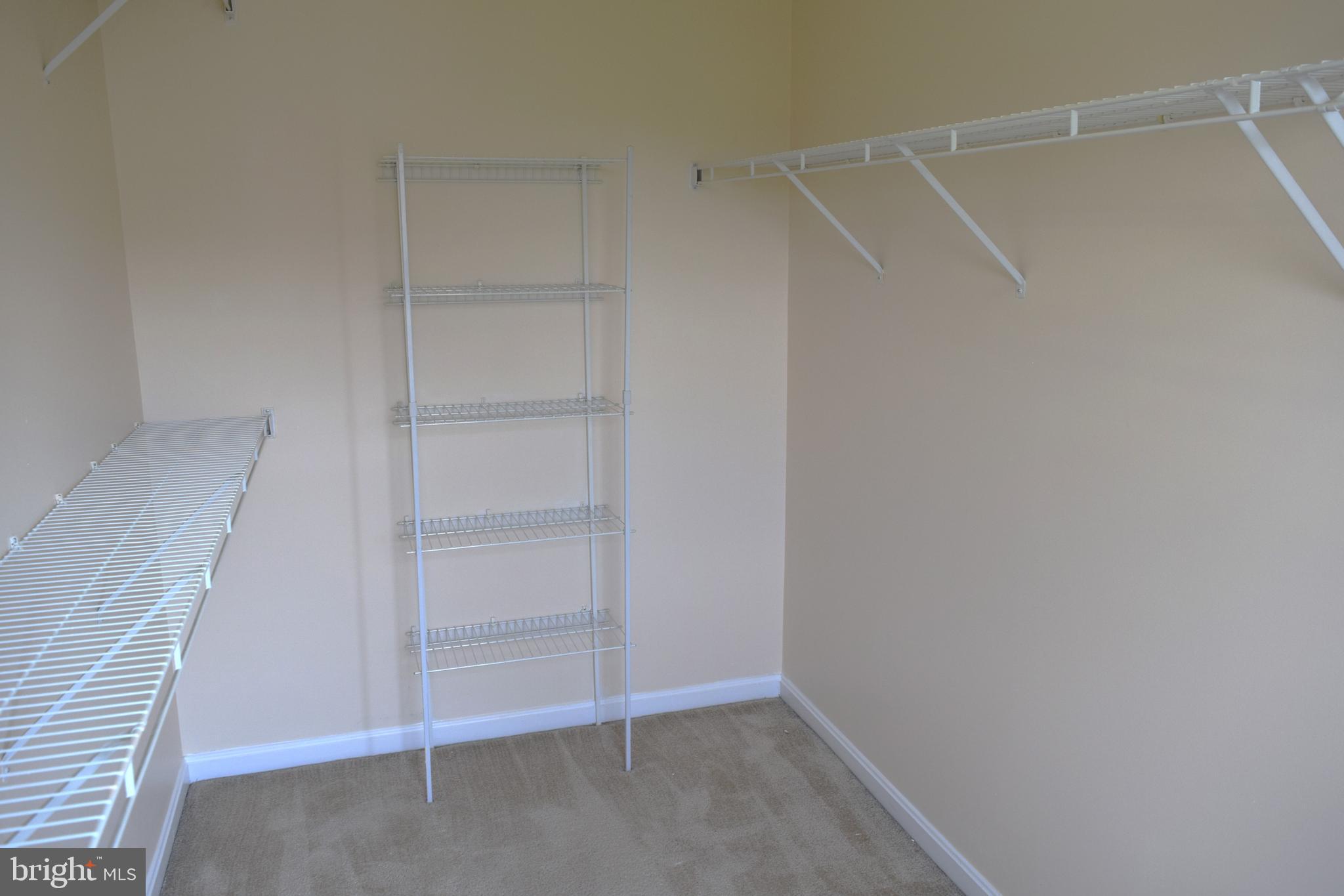 LOUDOUN PARKWAY CENTER - Residential Lease