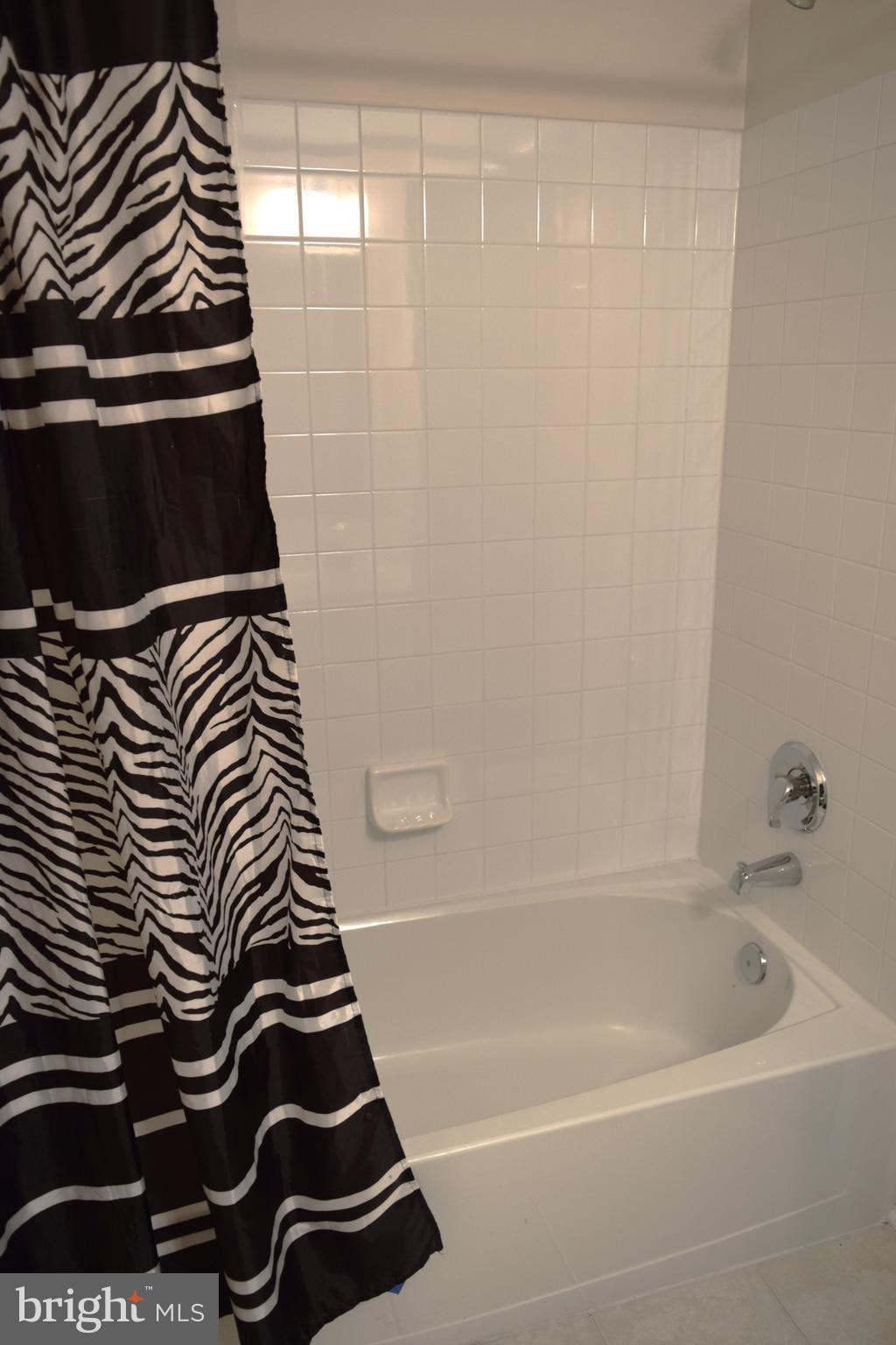 LOUDOUN PARKWAY CENTER - Residential Lease