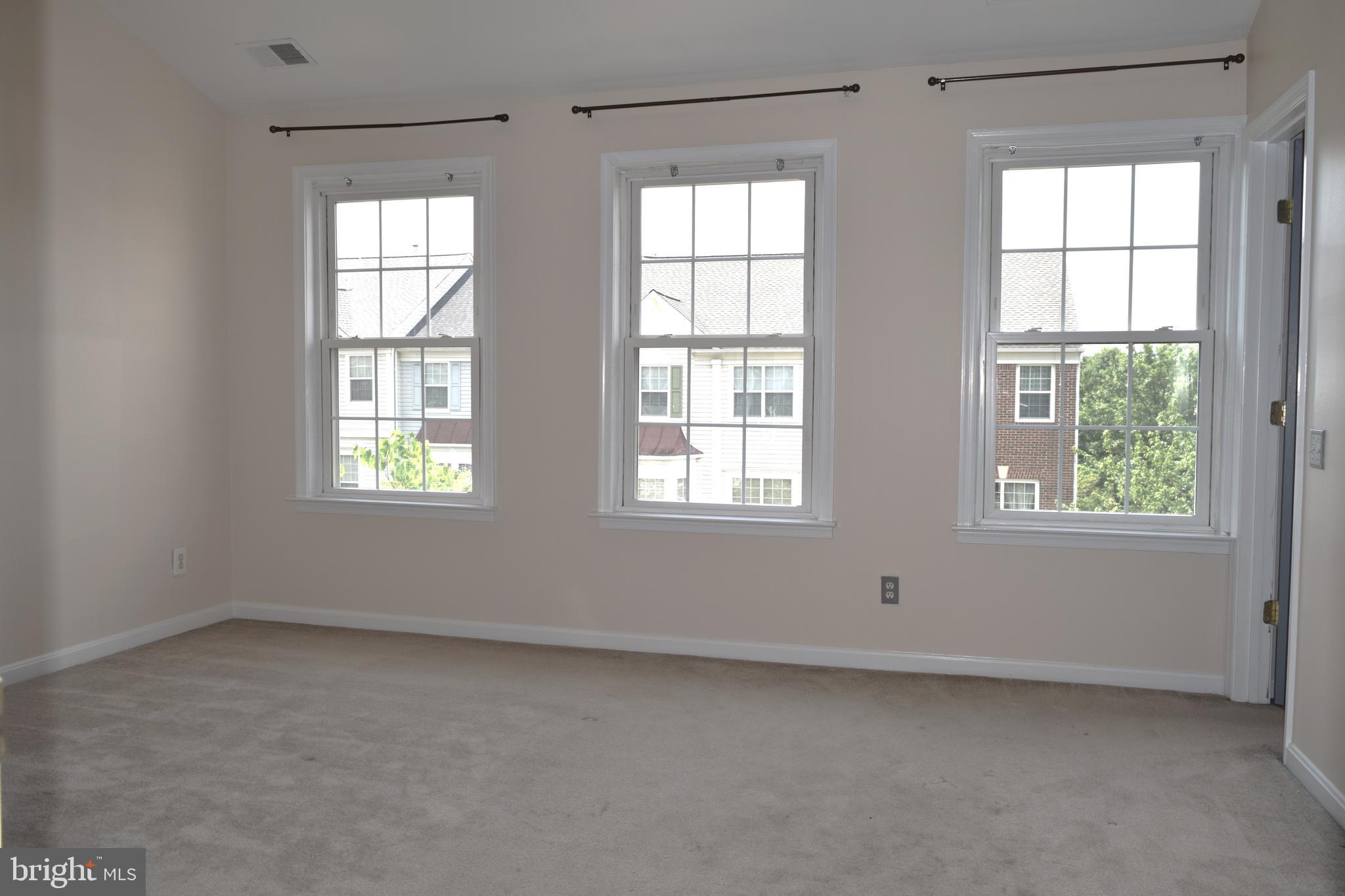 LOUDOUN PARKWAY CENTER - Residential Lease