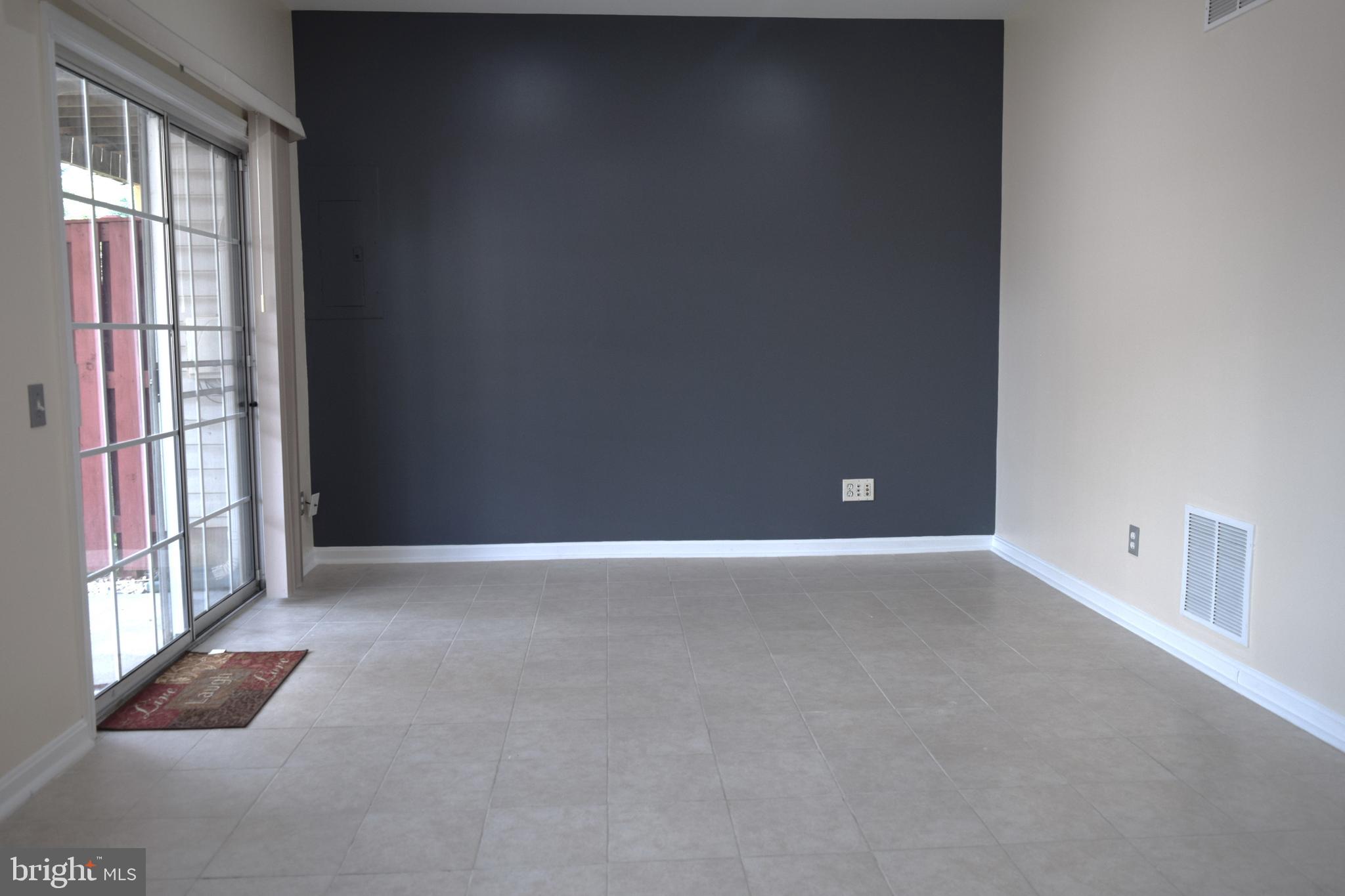 LOUDOUN PARKWAY CENTER - Residential Lease