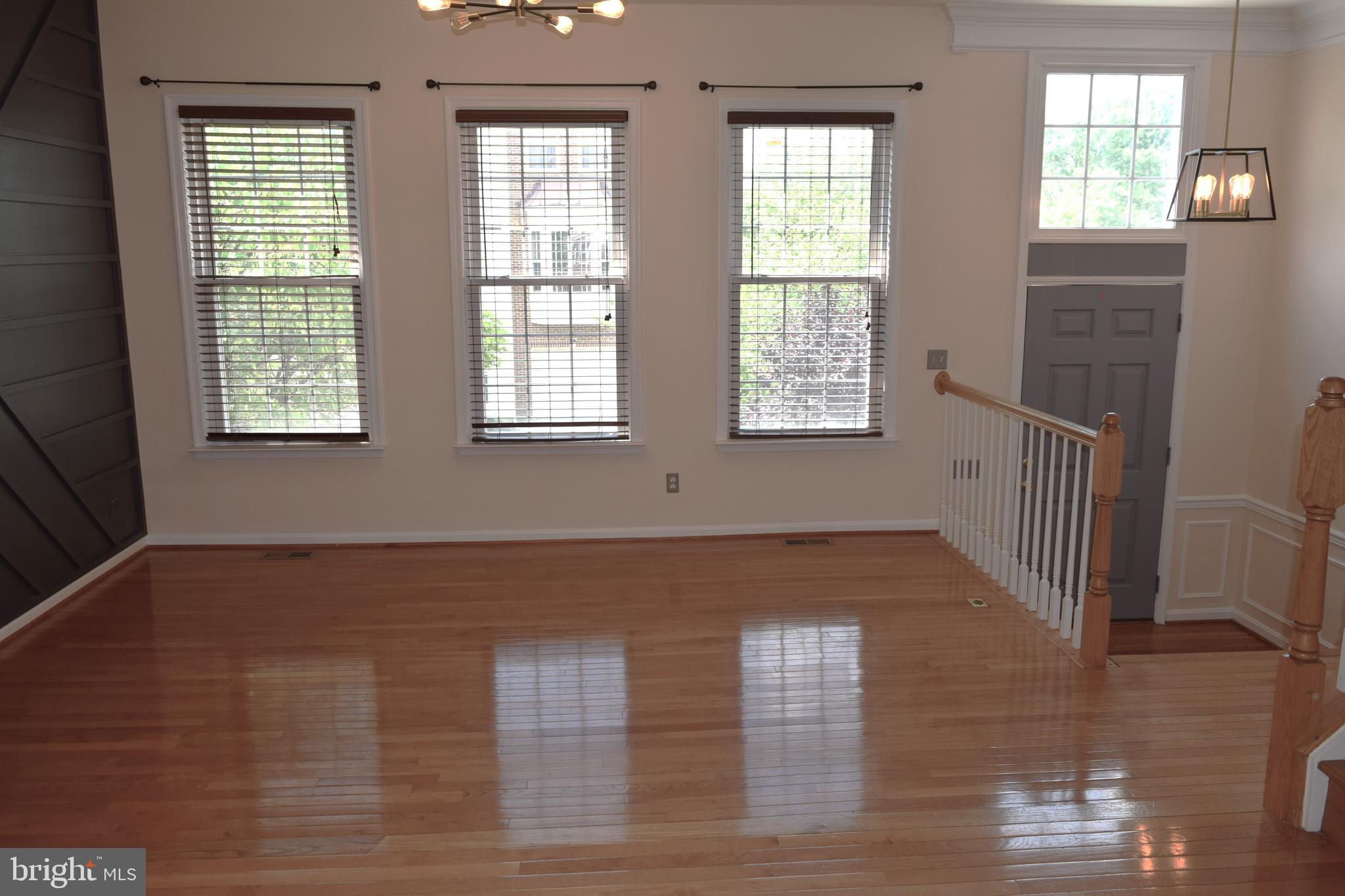 LOUDOUN PARKWAY CENTER - Residential Lease