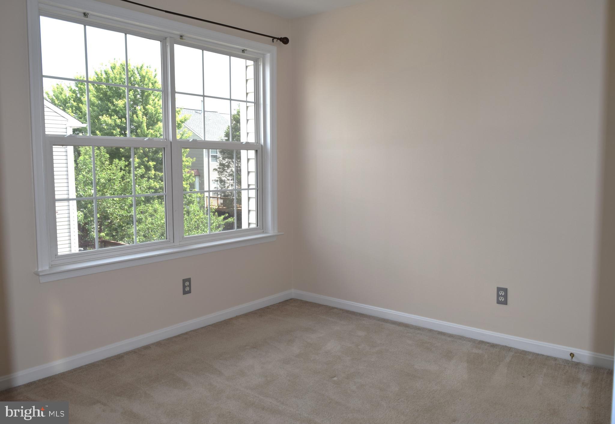 LOUDOUN PARKWAY CENTER - Residential Lease