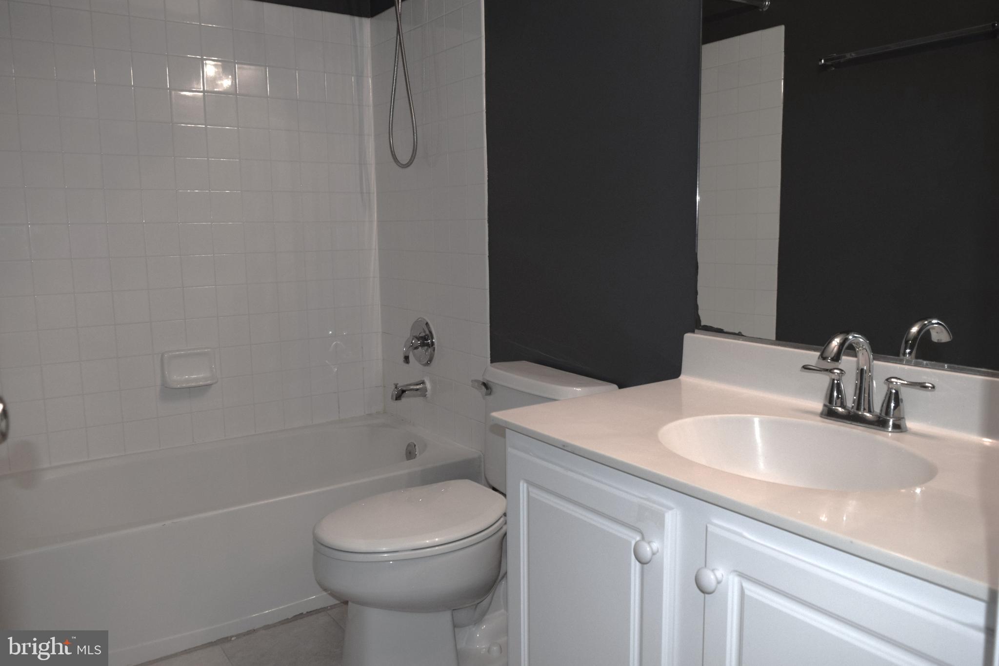 LOUDOUN PARKWAY CENTER - Residential Lease