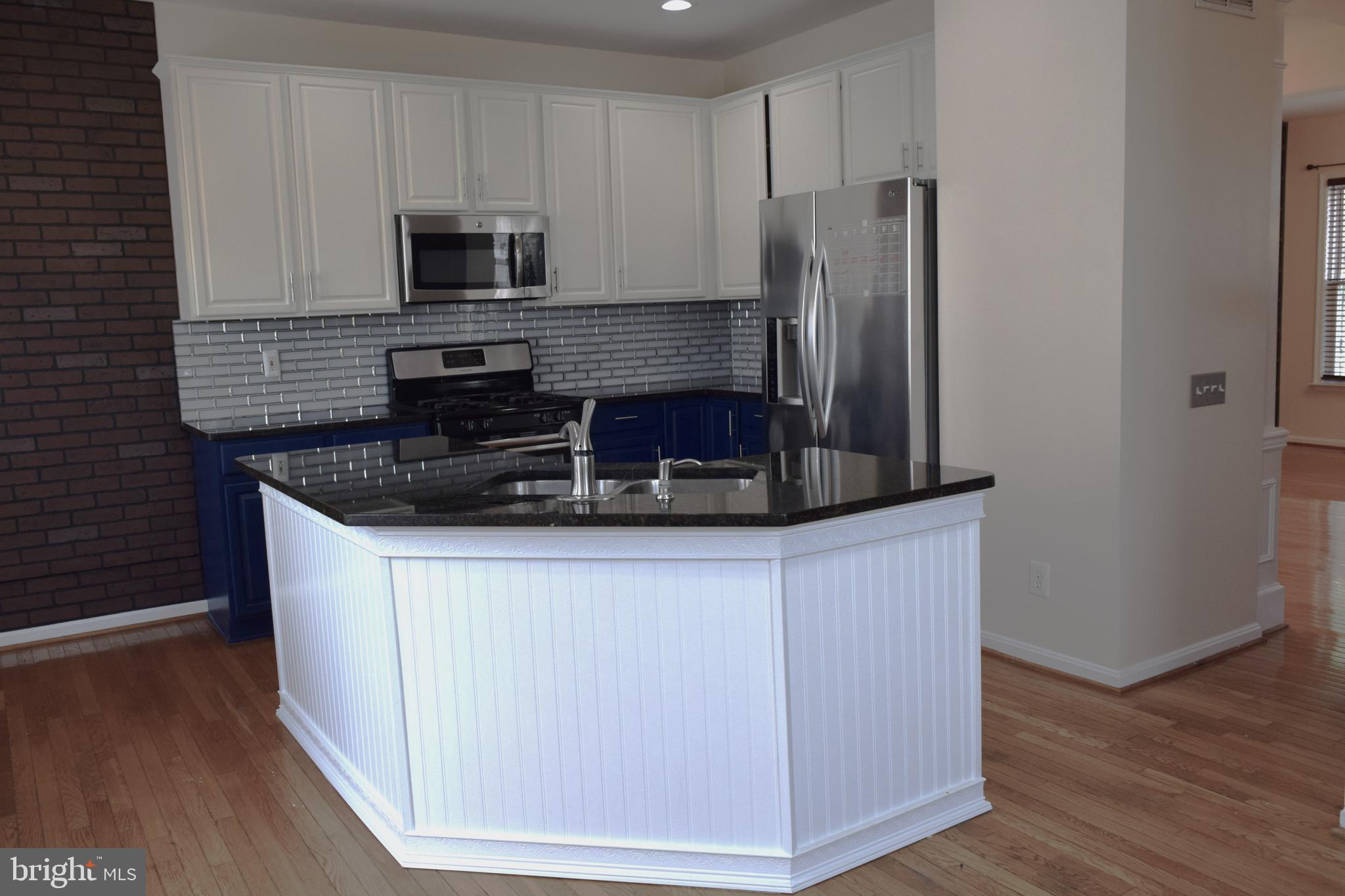 LOUDOUN PARKWAY CENTER - Residential Lease