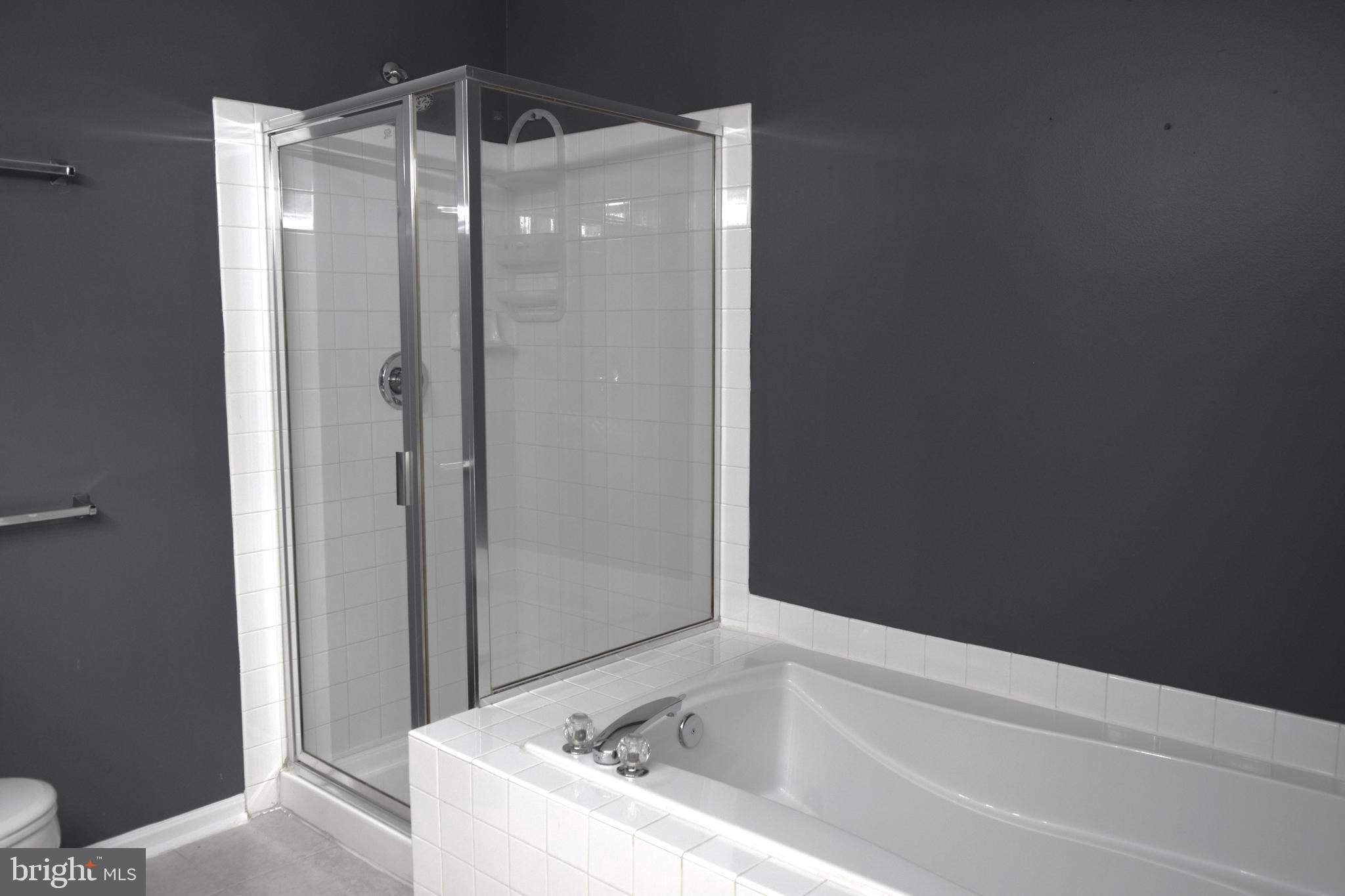 LOUDOUN PARKWAY CENTER - Residential Lease