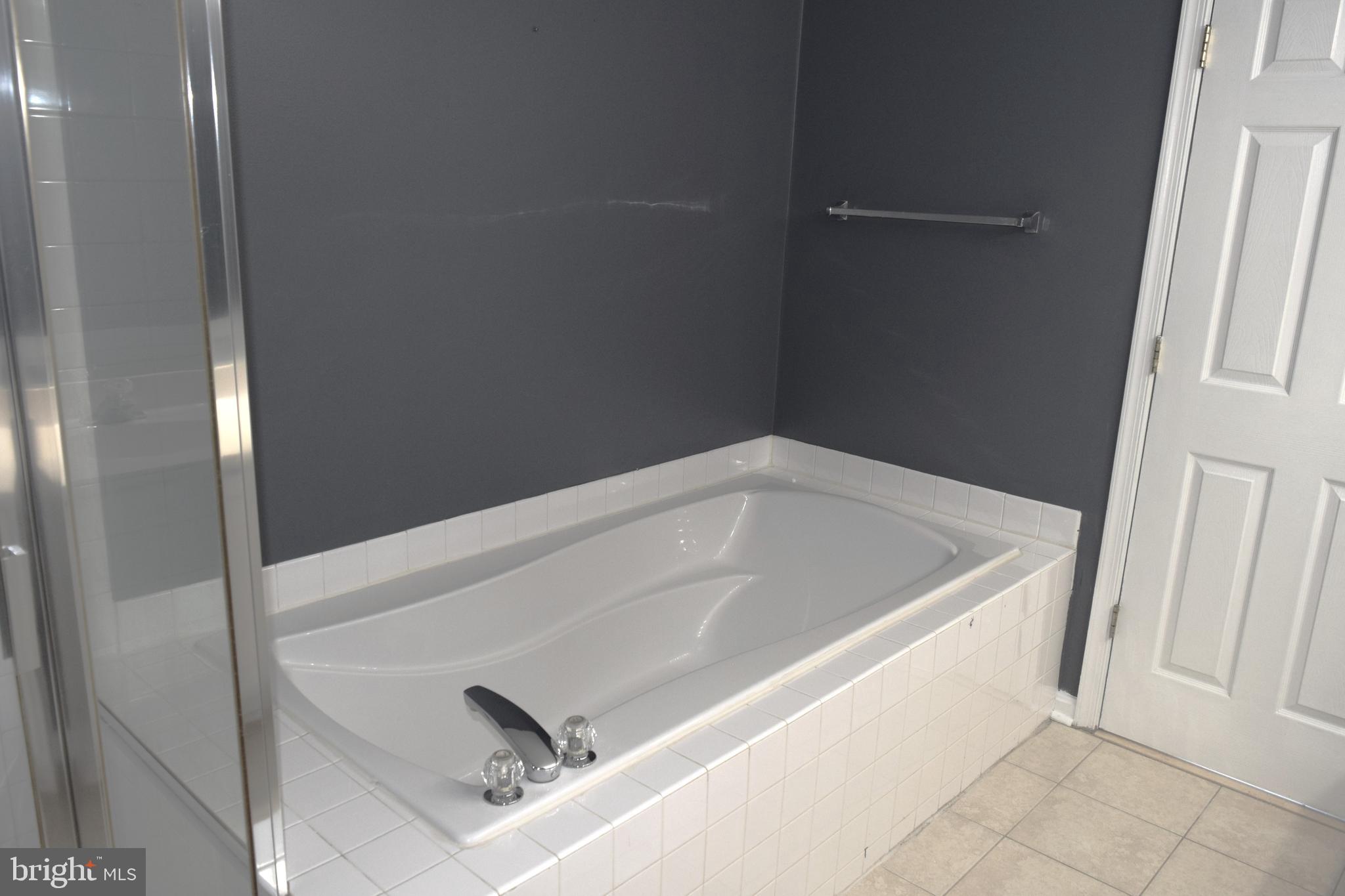 LOUDOUN PARKWAY CENTER - Residential Lease