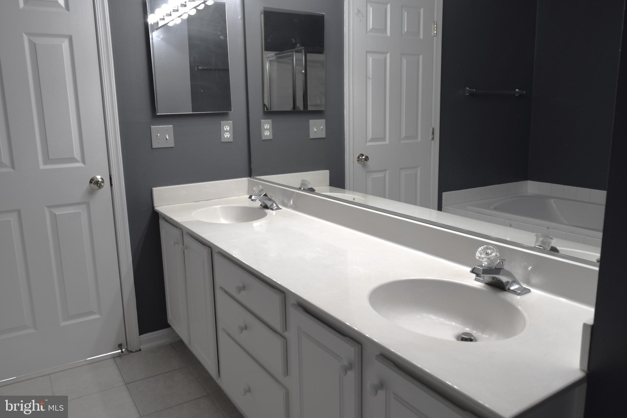 LOUDOUN PARKWAY CENTER - Residential Lease