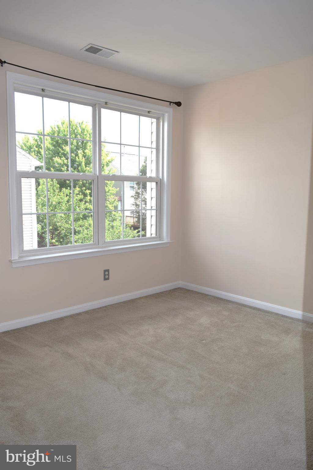 LOUDOUN PARKWAY CENTER - Residential Lease