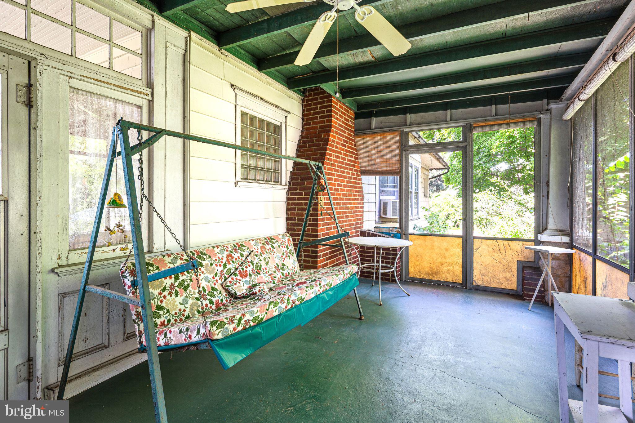 115 W GLOUCESTER PIKE