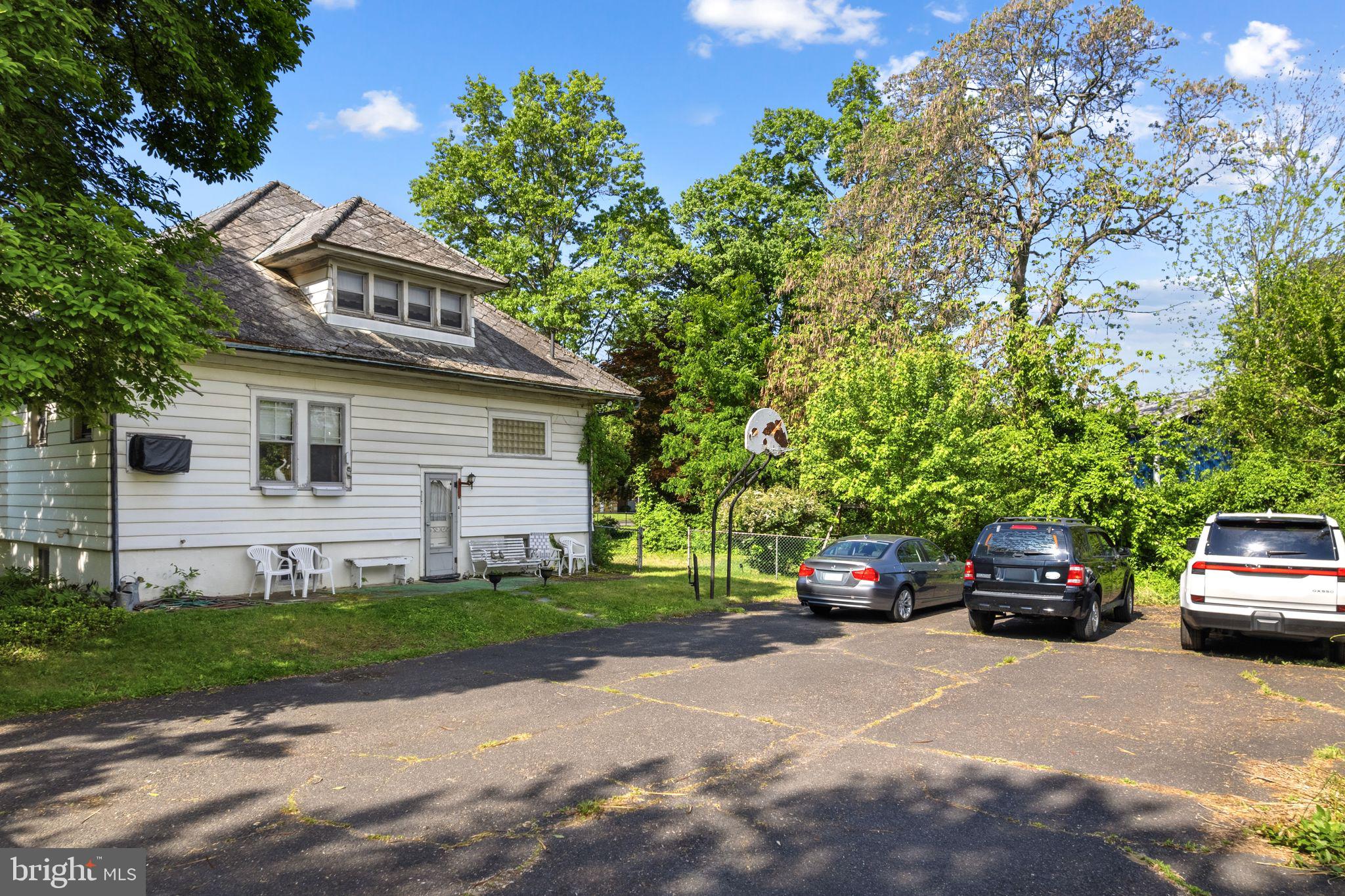 115 W GLOUCESTER PIKE