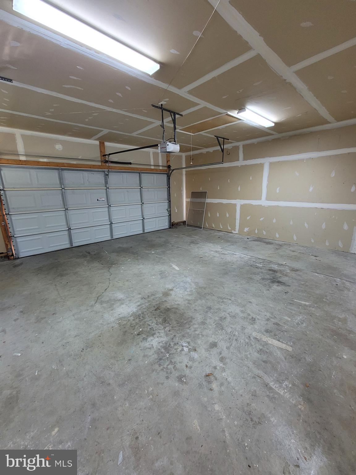 QUAILWOOD - Residential Lease