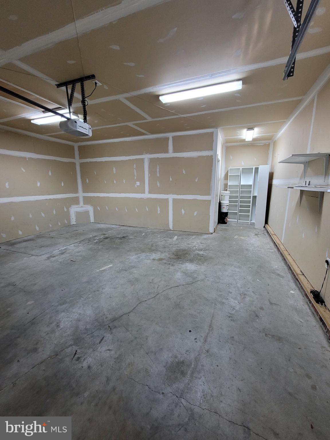 QUAILWOOD - Residential Lease