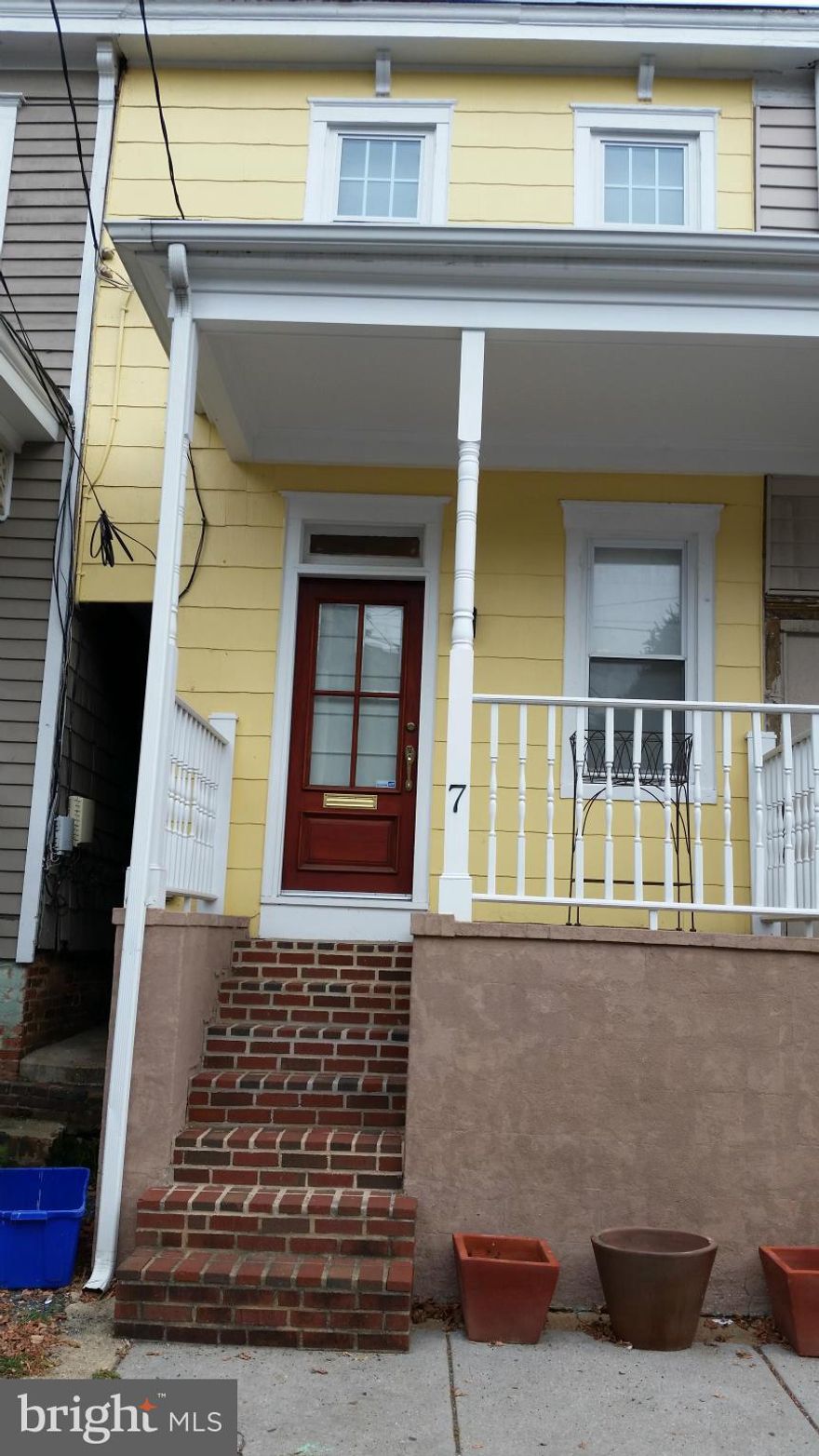 Well appointed attached townhome with front porch. Gourmet kitchen w/granite and stainless. French doors lead to private patio and fenced rear yard (several trees have been removed ). Wood floors throughout; separate laundry room w/full washer and dryer. Second bedroom has queen size Murphy Bed frame! On street parking, Walk to restaurants, downtown, West Street dining under stars, City Dock.   Pets considered on a case by case basis; prefer no dogs.  Non smoking unit, all products.  Early Oct occupancy.