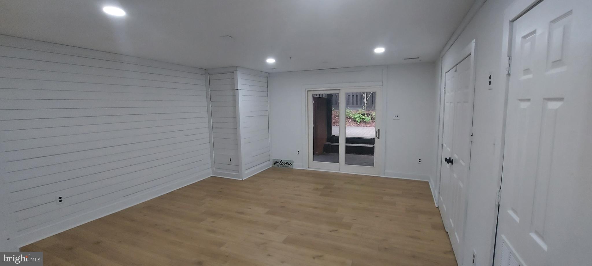 OVERLOOK - Residential Lease