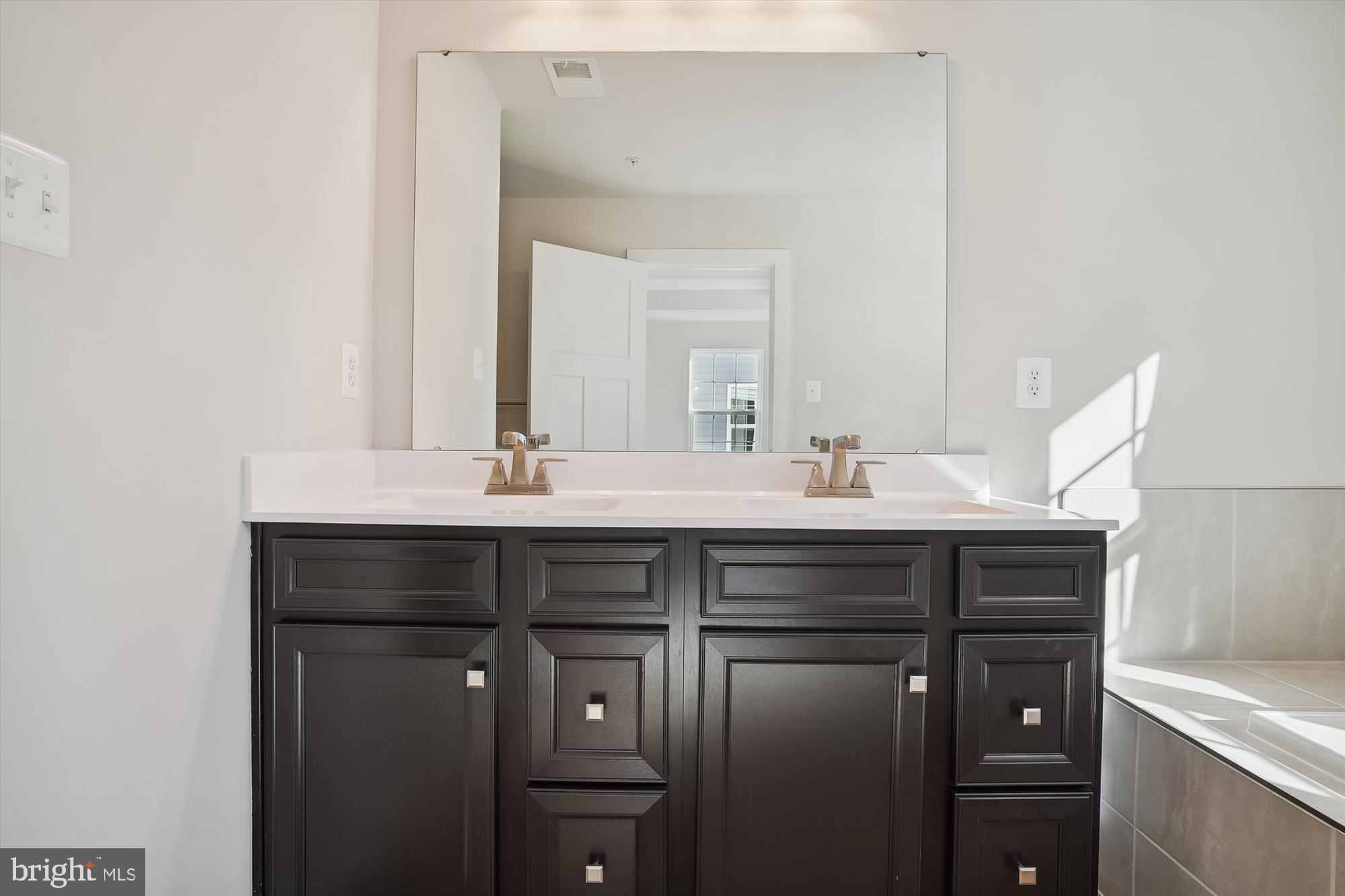 PERRY'S RETREAT - Residential