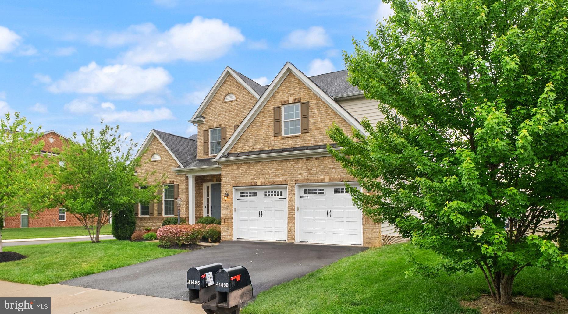 41486 CARRIAGE HORSE DRIVE