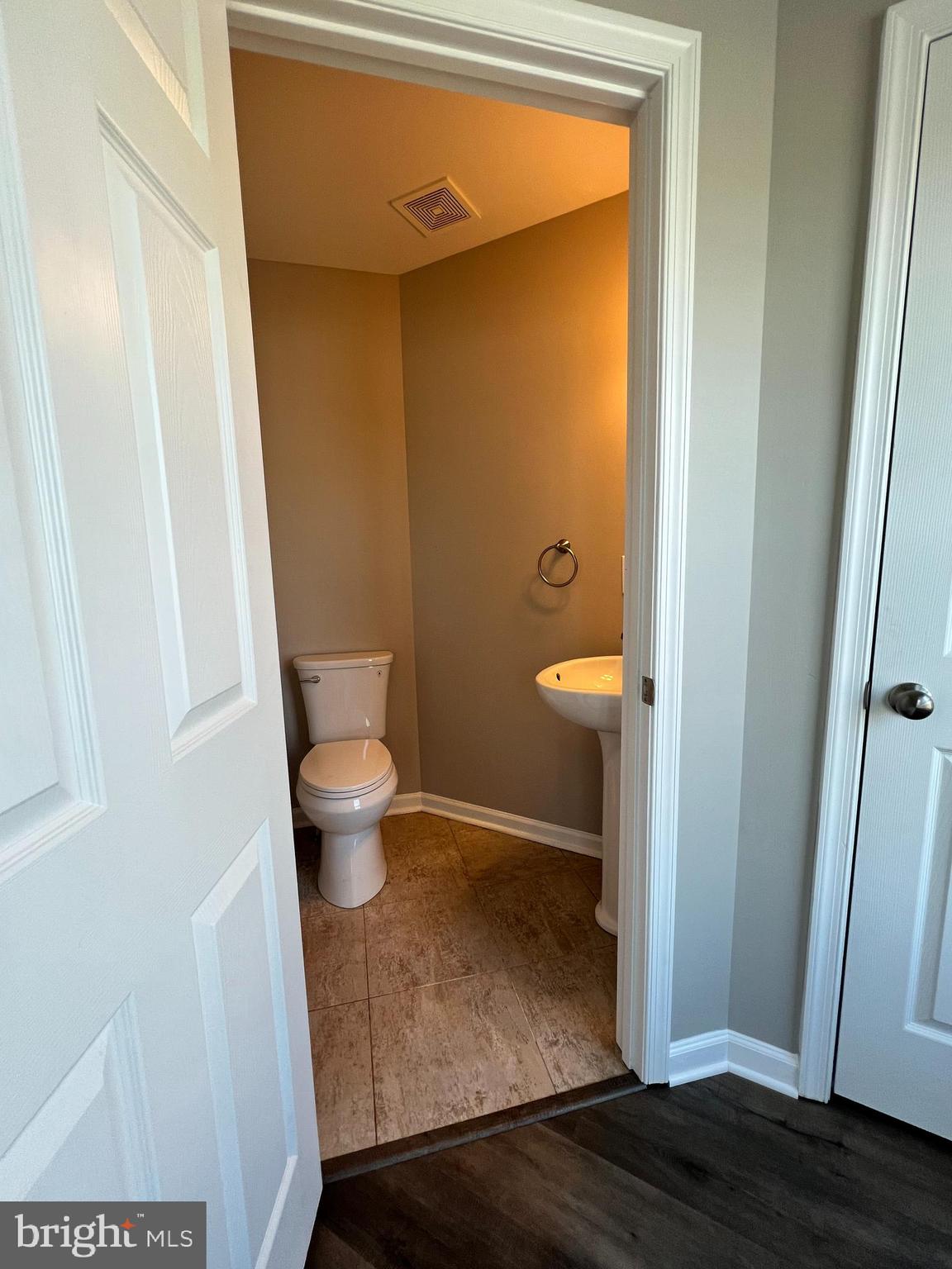 FAIRWAYS WEST - Residential Lease