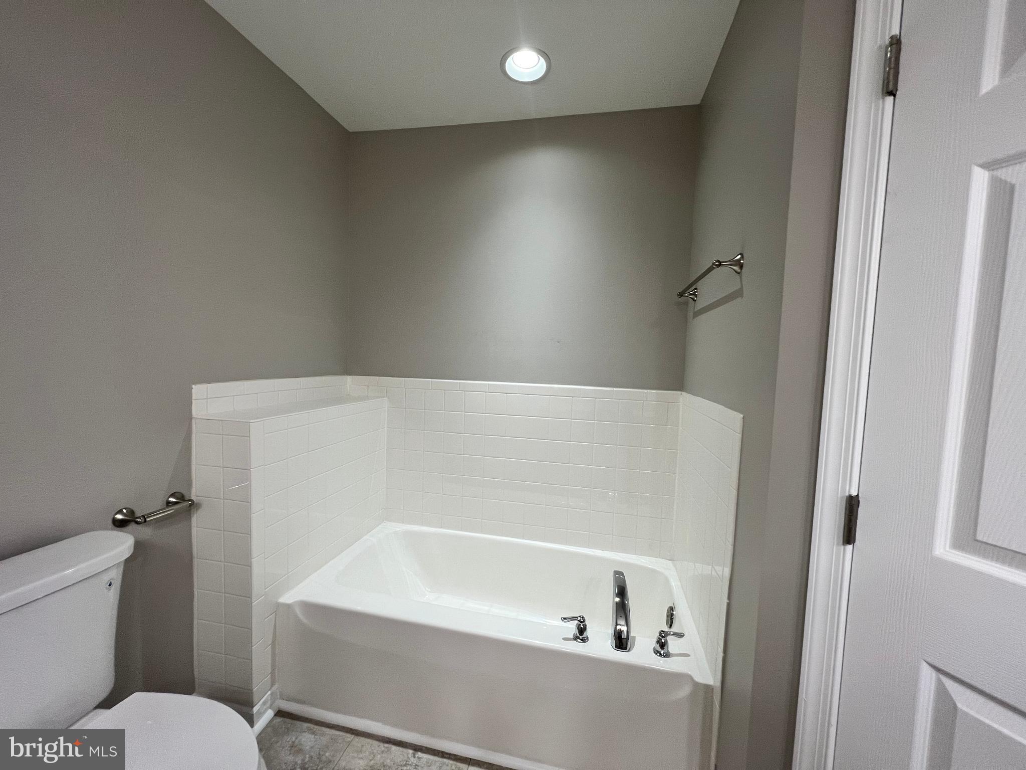 FAIRWAYS WEST - Residential Lease