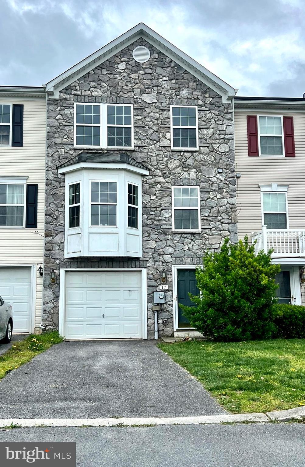 FAIRWAYS WEST - Residential Lease