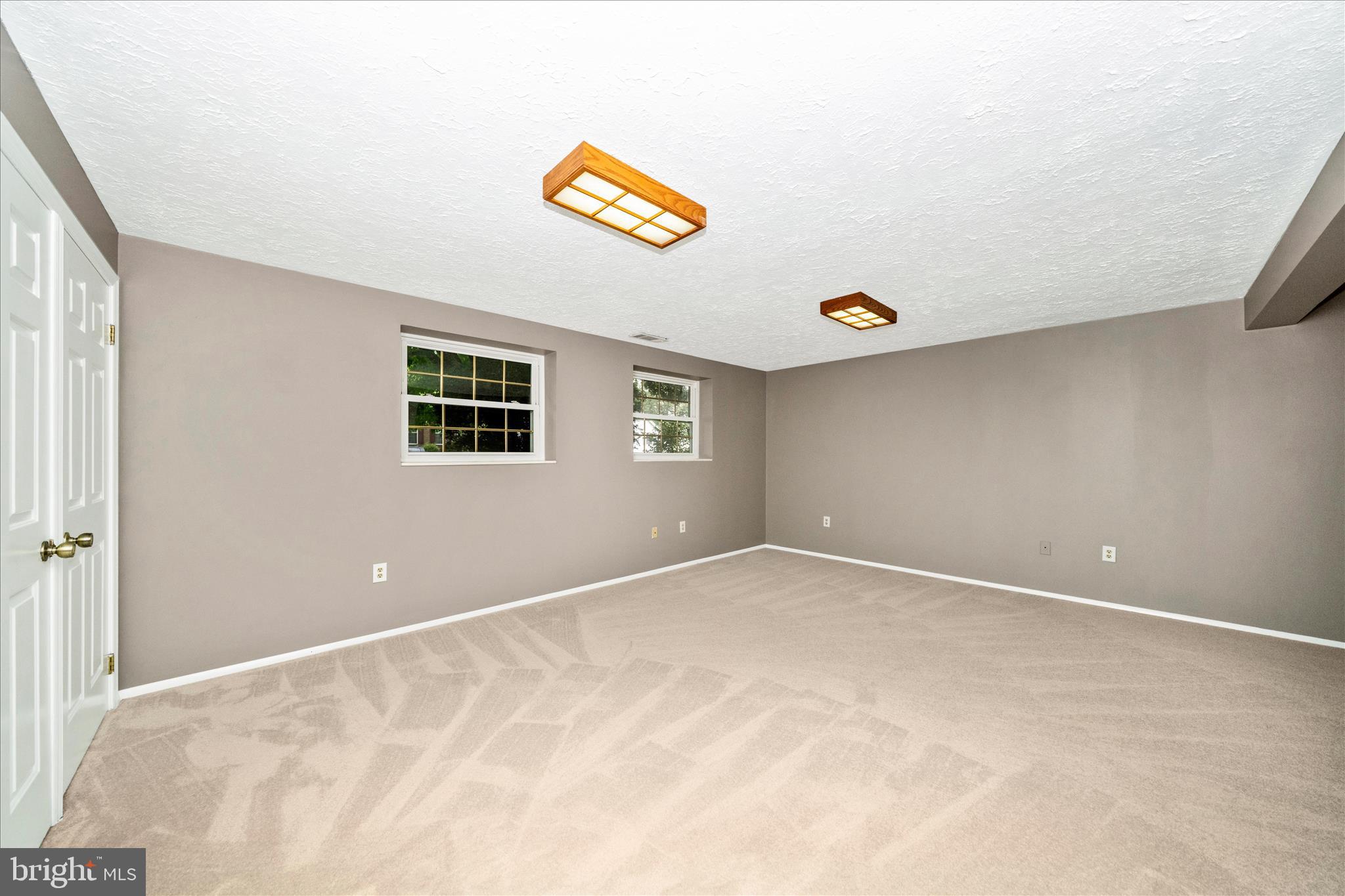 FOUNTAIN ROCK MANOR - Residential