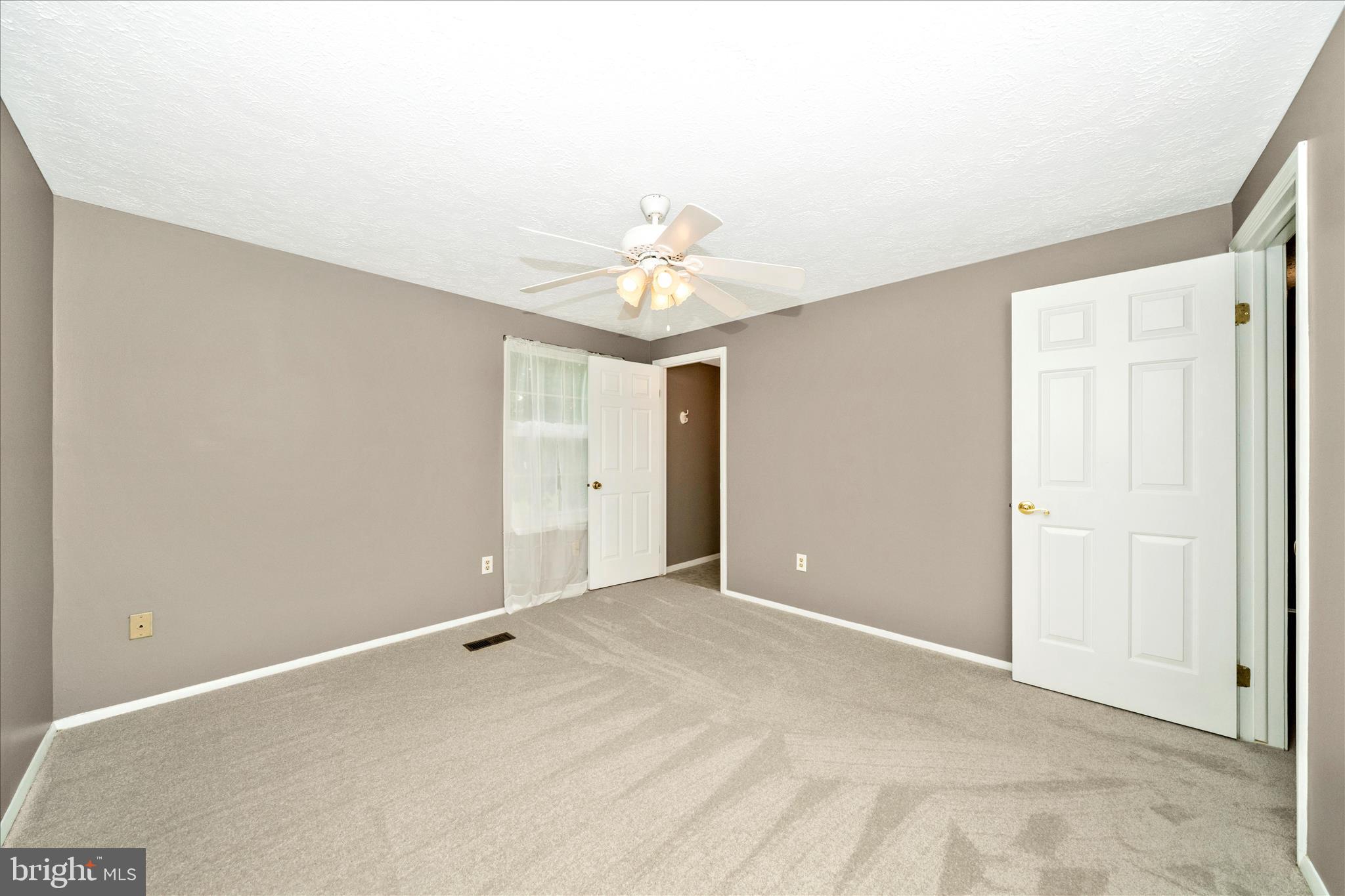 FOUNTAIN ROCK MANOR - Residential