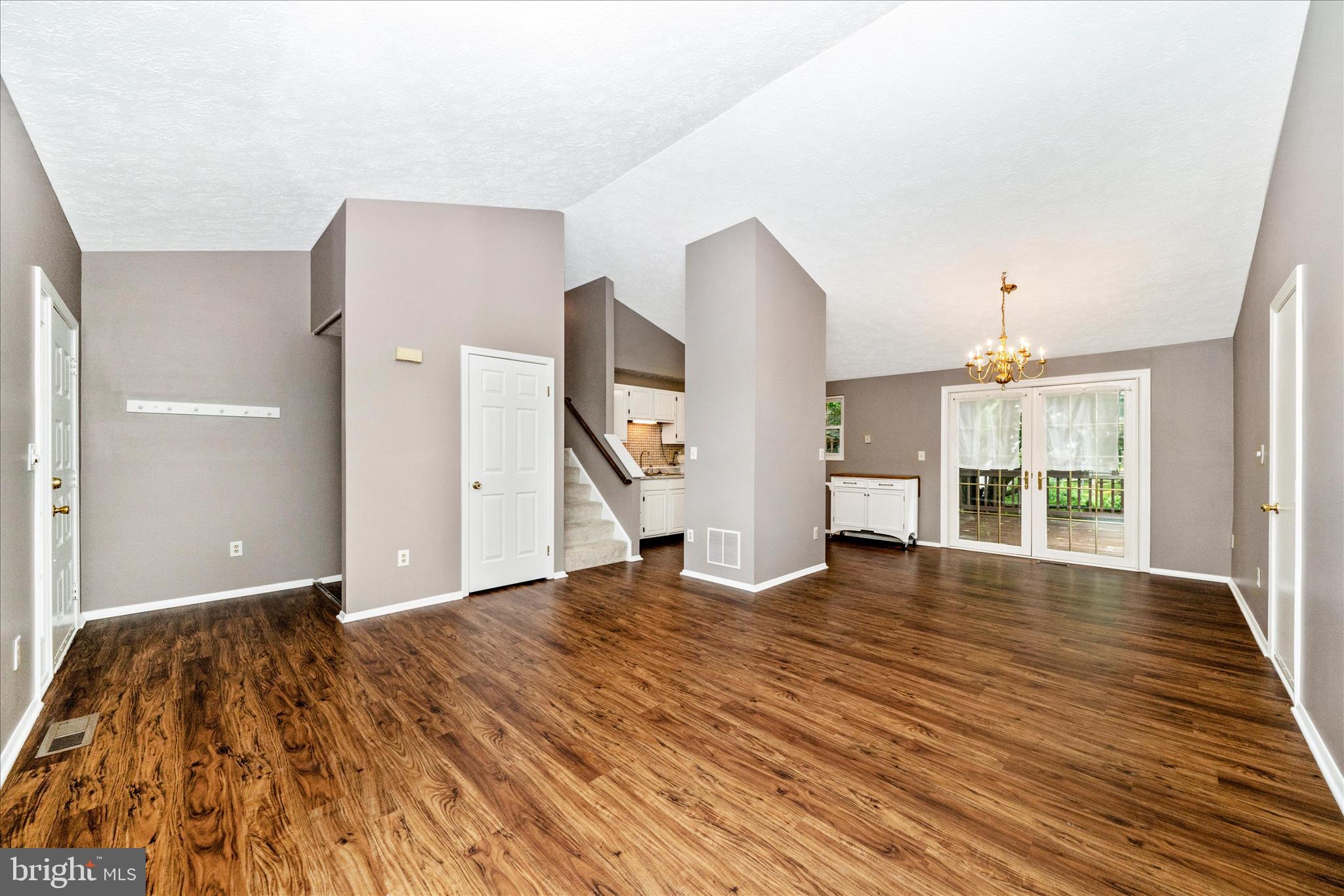FOUNTAIN ROCK MANOR - Residential