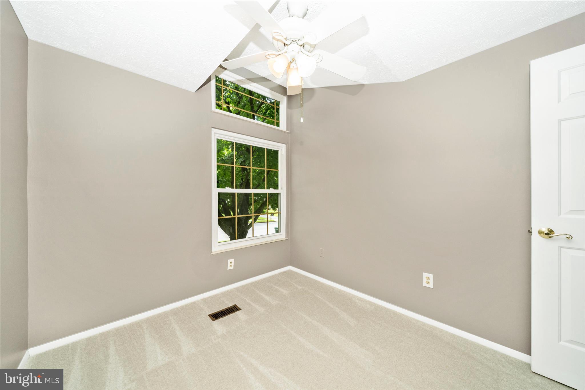FOUNTAIN ROCK MANOR - Residential