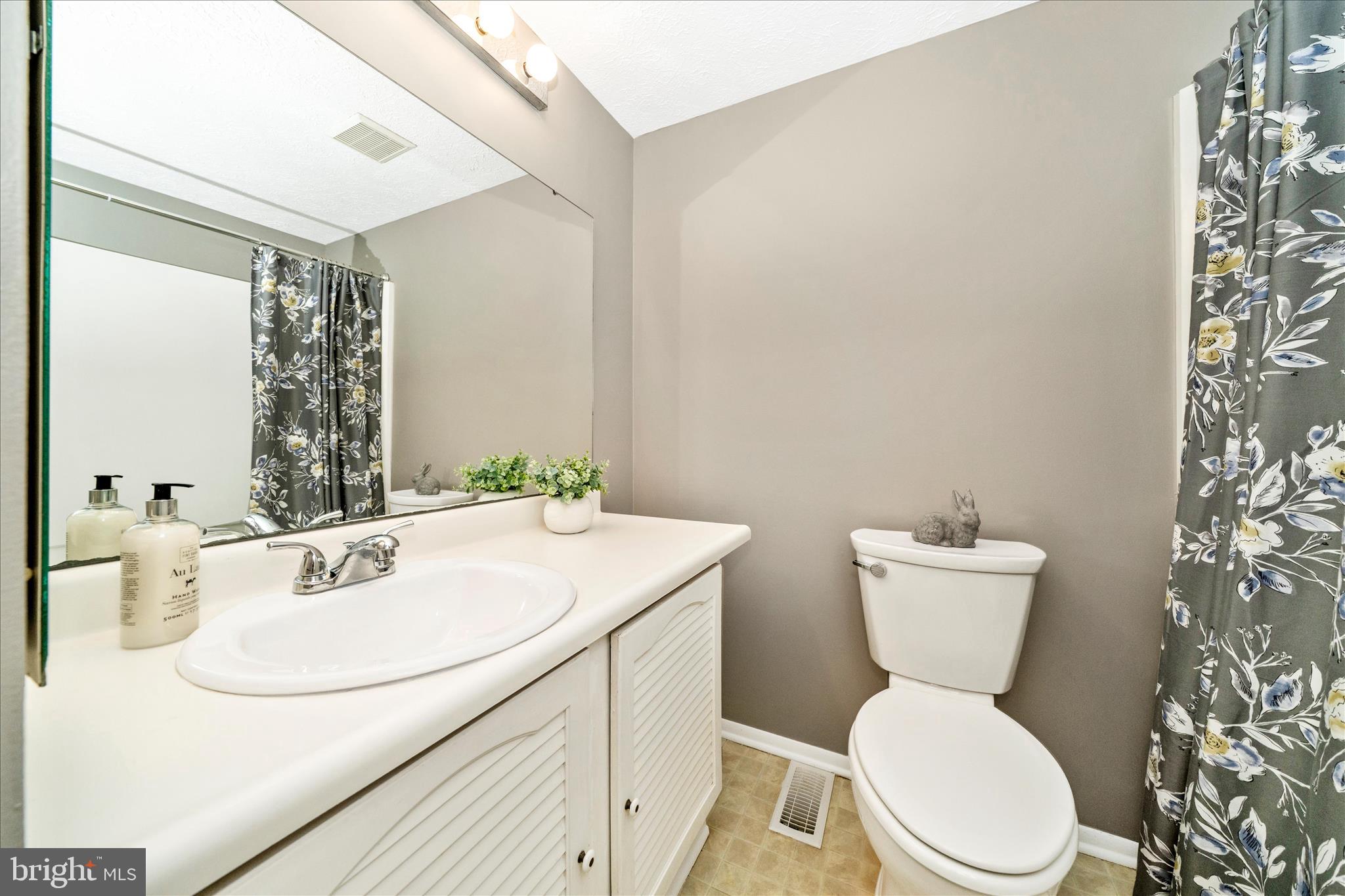 FOUNTAIN ROCK MANOR - Residential