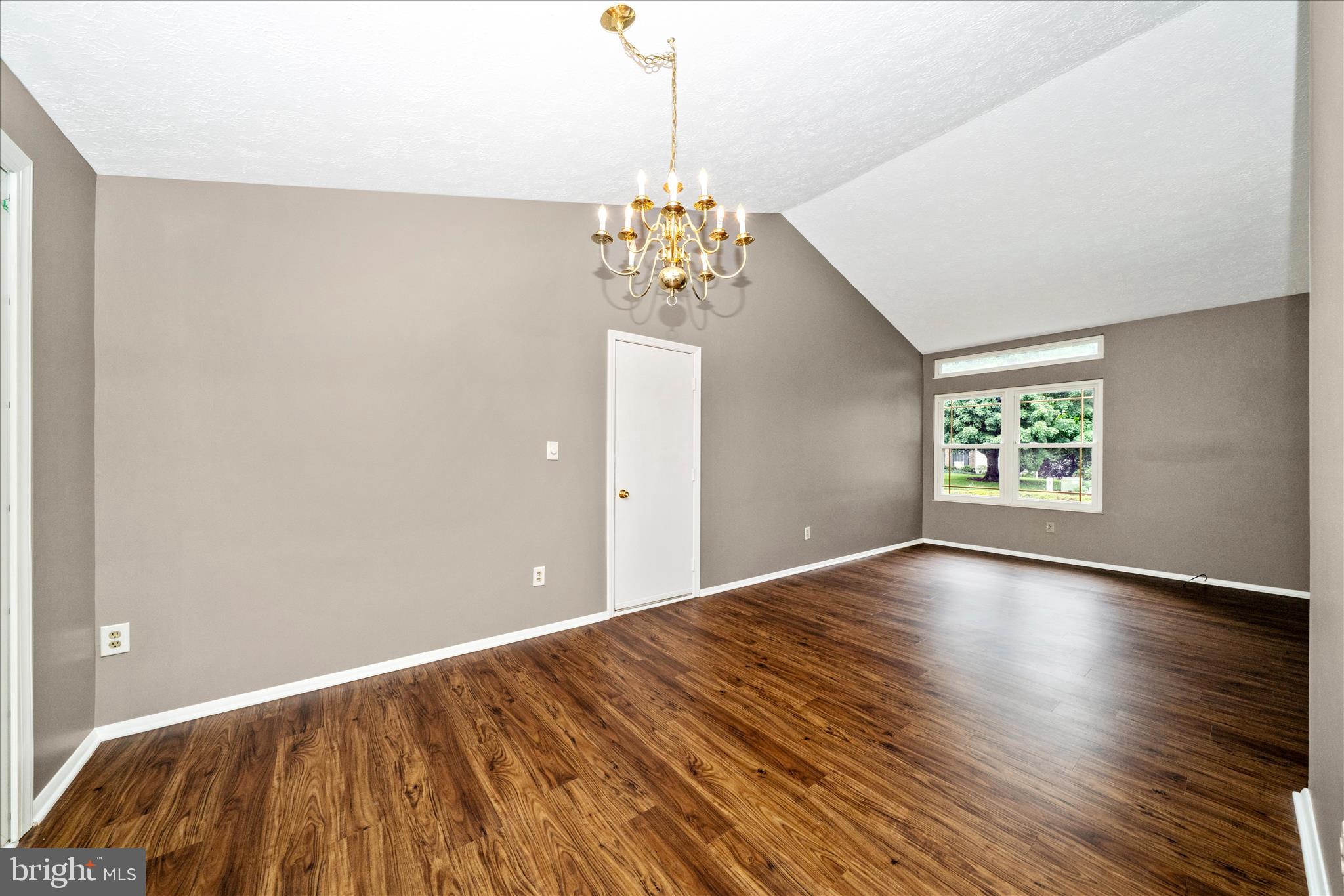 FOUNTAIN ROCK MANOR - Residential