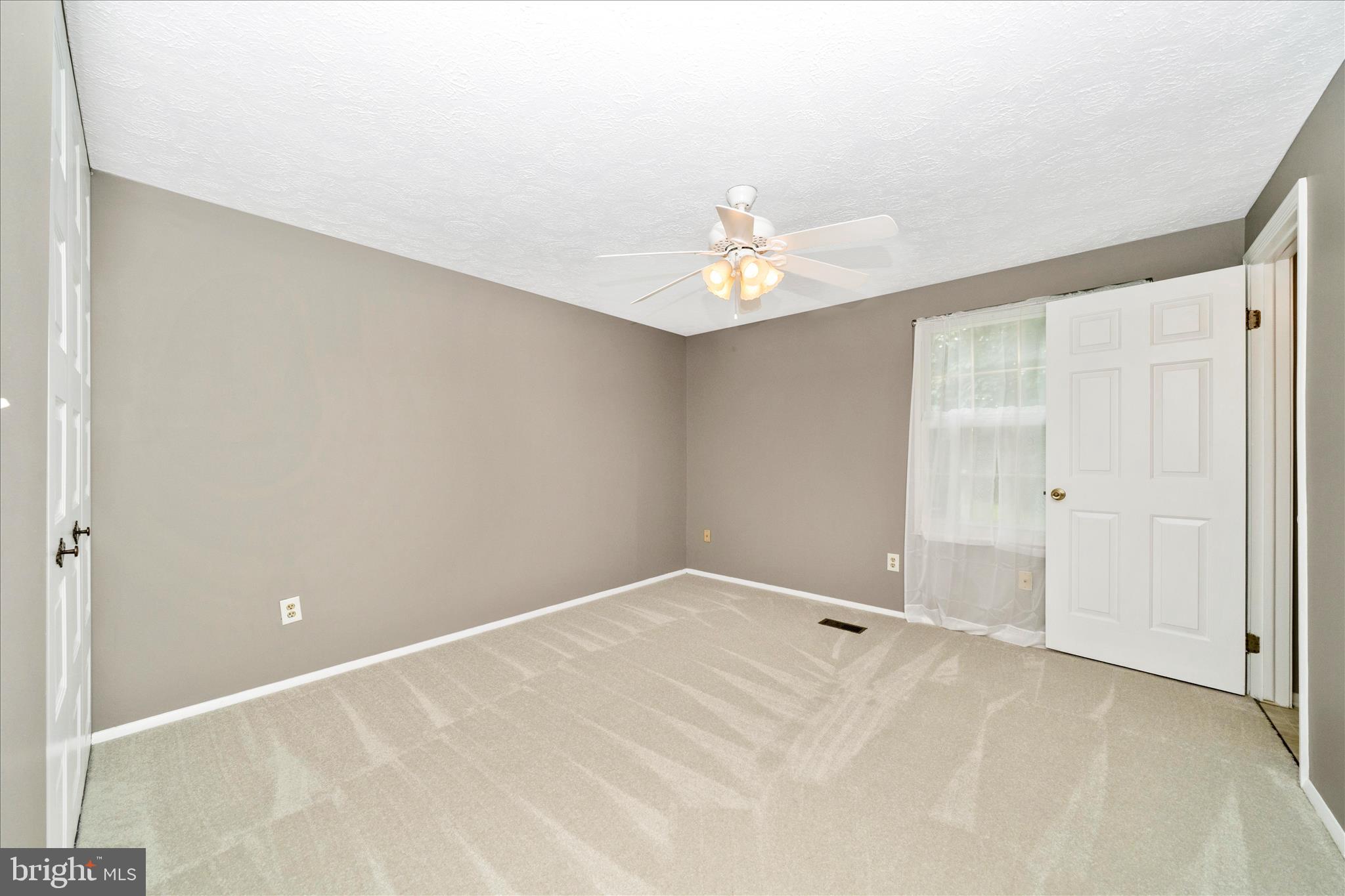 FOUNTAIN ROCK MANOR - Residential