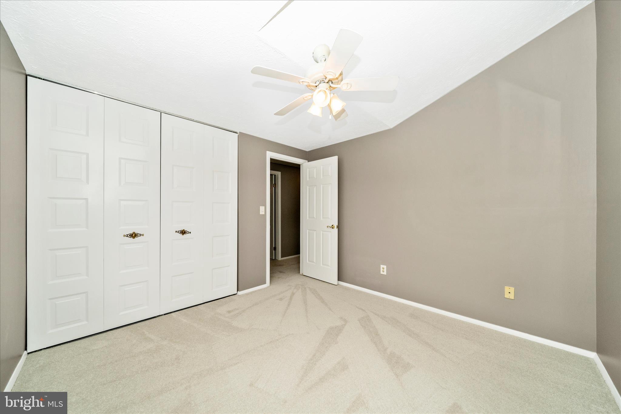 FOUNTAIN ROCK MANOR - Residential