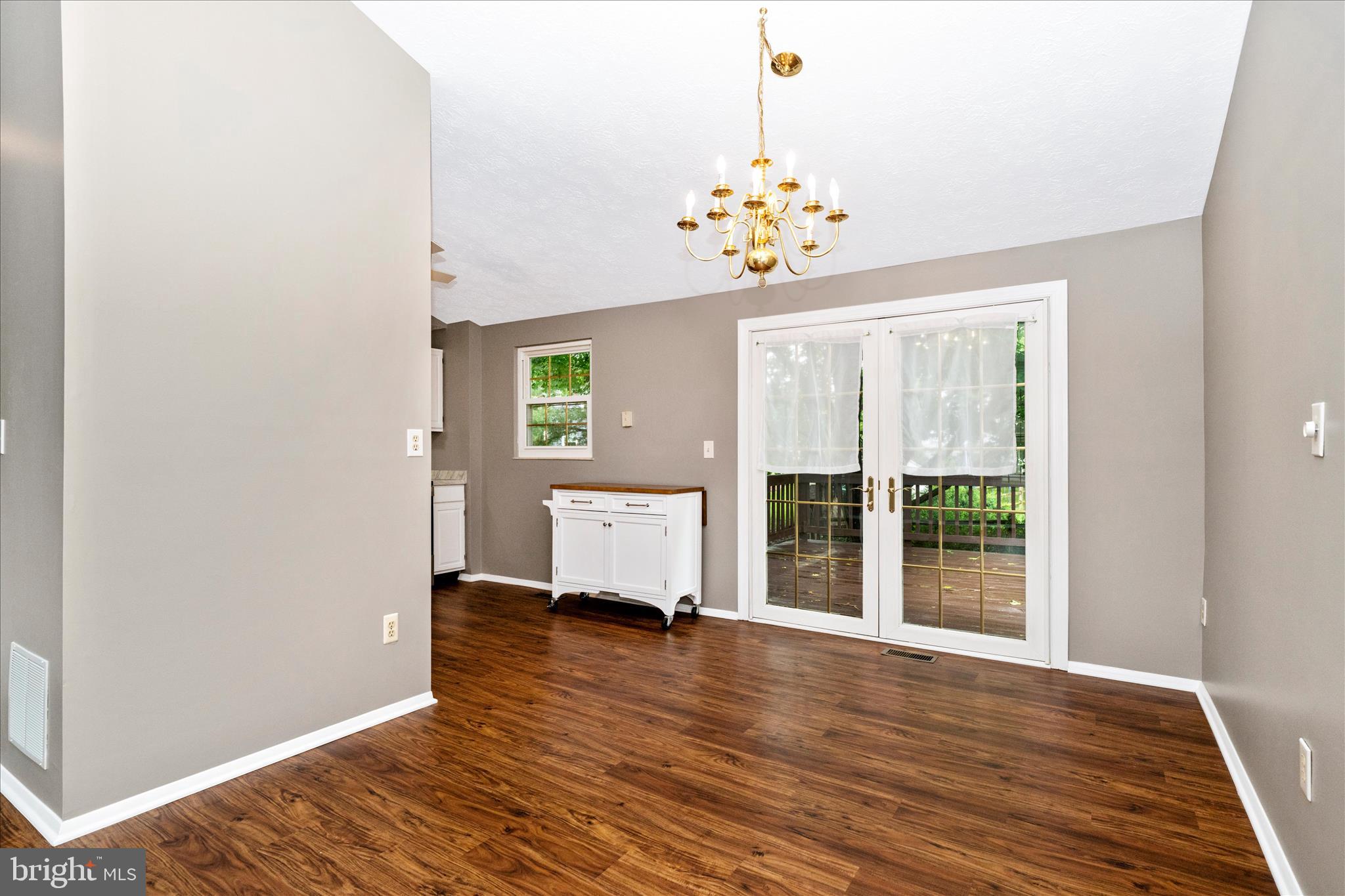 FOUNTAIN ROCK MANOR - Residential