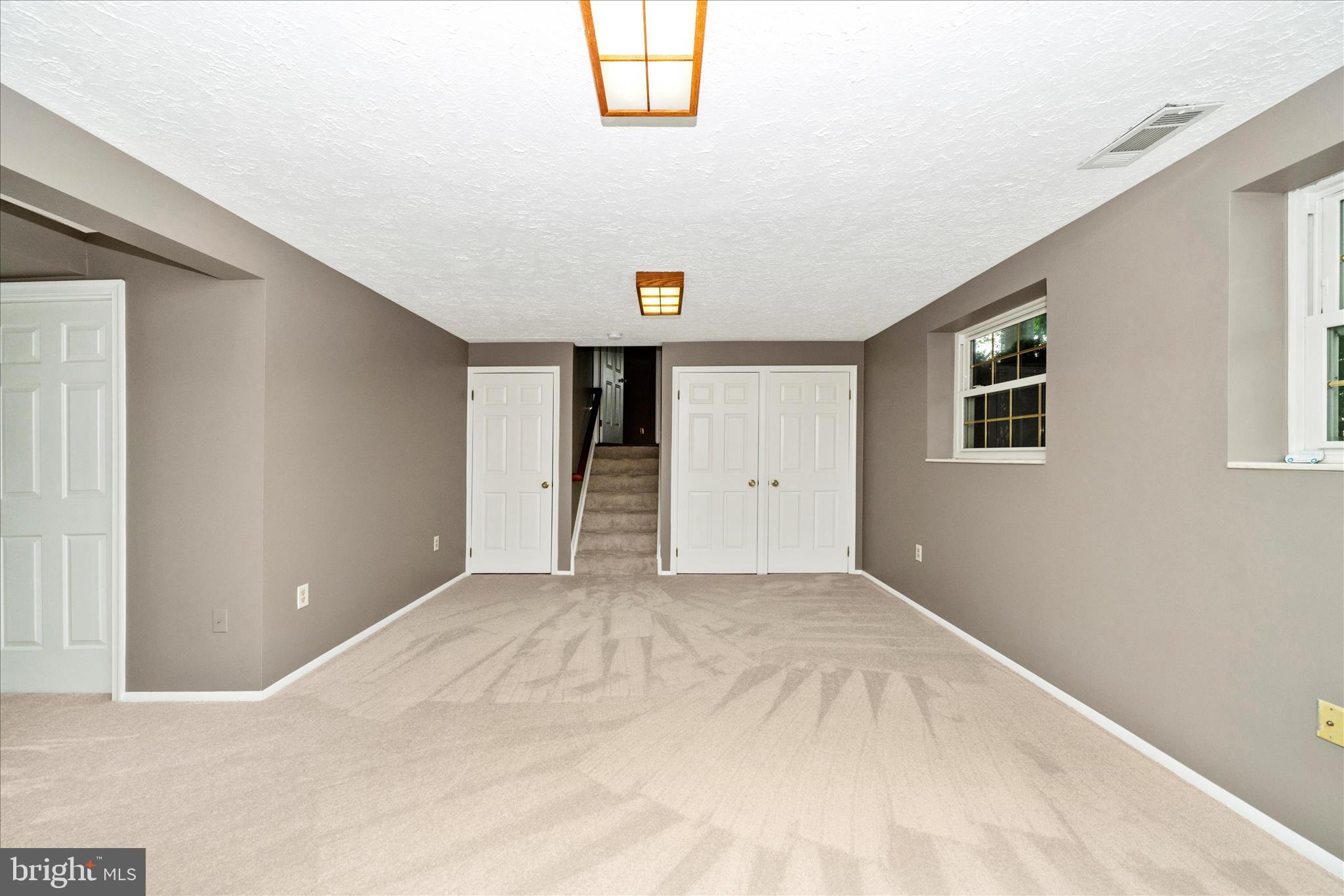 FOUNTAIN ROCK MANOR - Residential