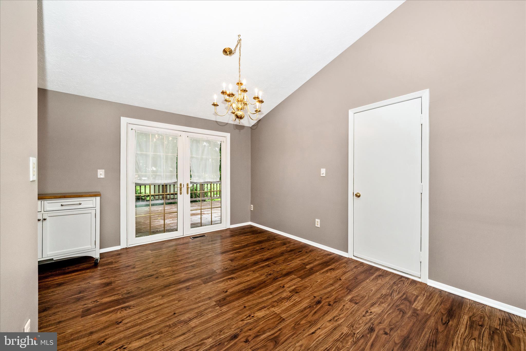 FOUNTAIN ROCK MANOR - Residential