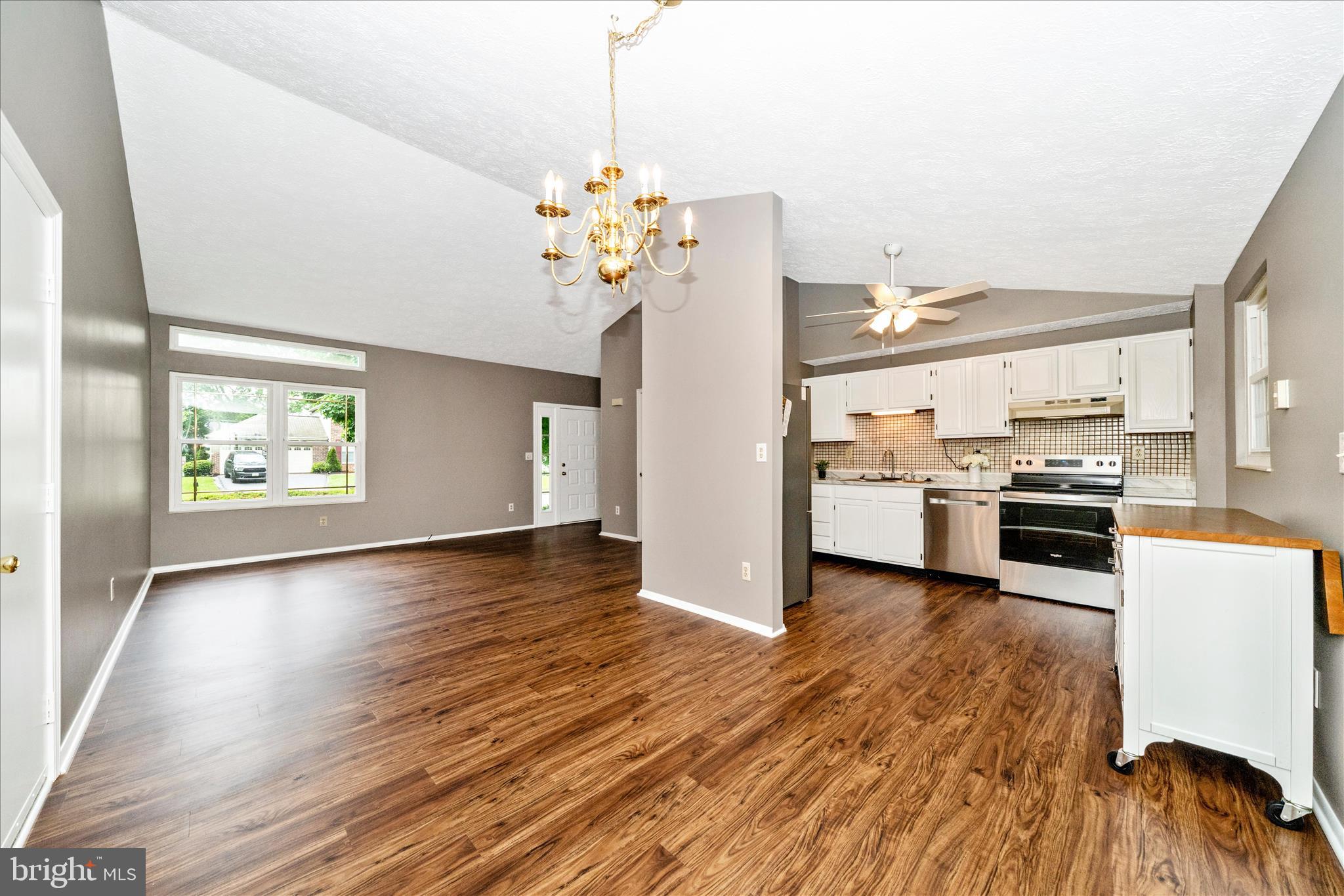 FOUNTAIN ROCK MANOR - Residential